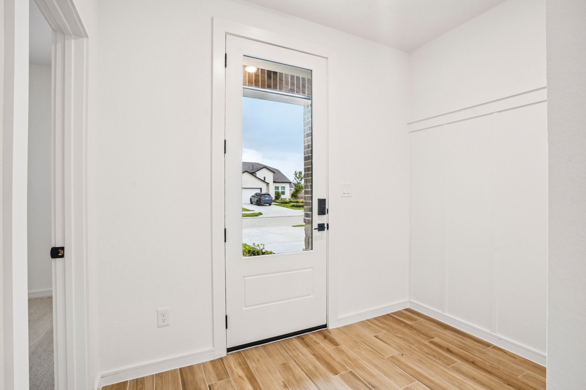 7926 Jade Crest Drive Property Photo 4