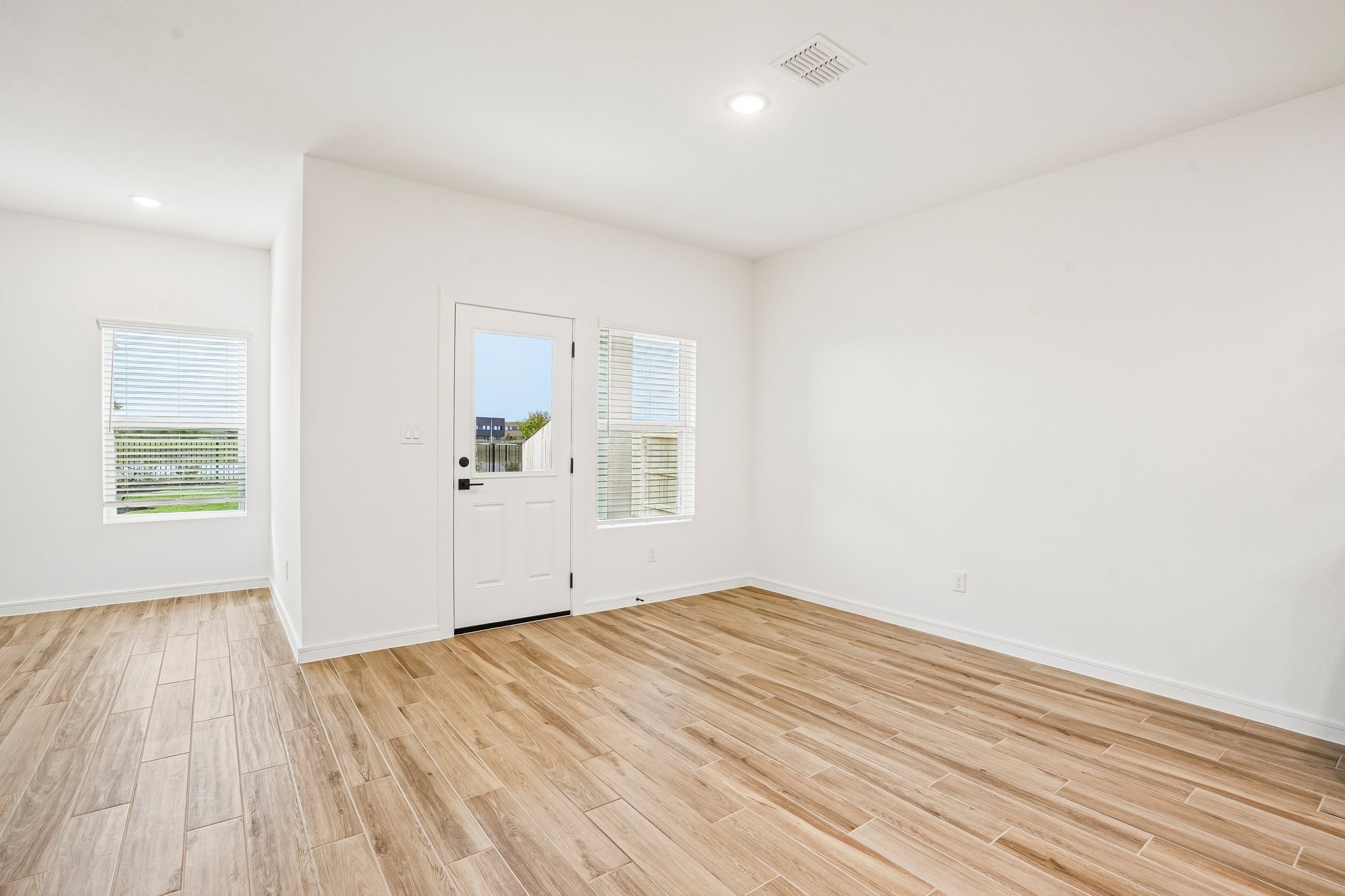 7926 Jade Crest Drive Property Photo 8