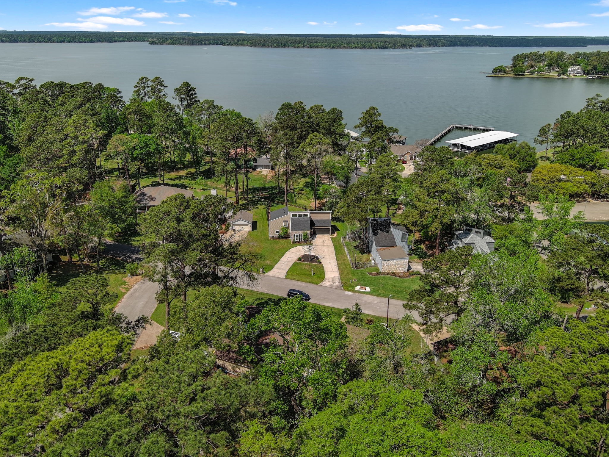 15211 Jamaica Drive Property Photo 1