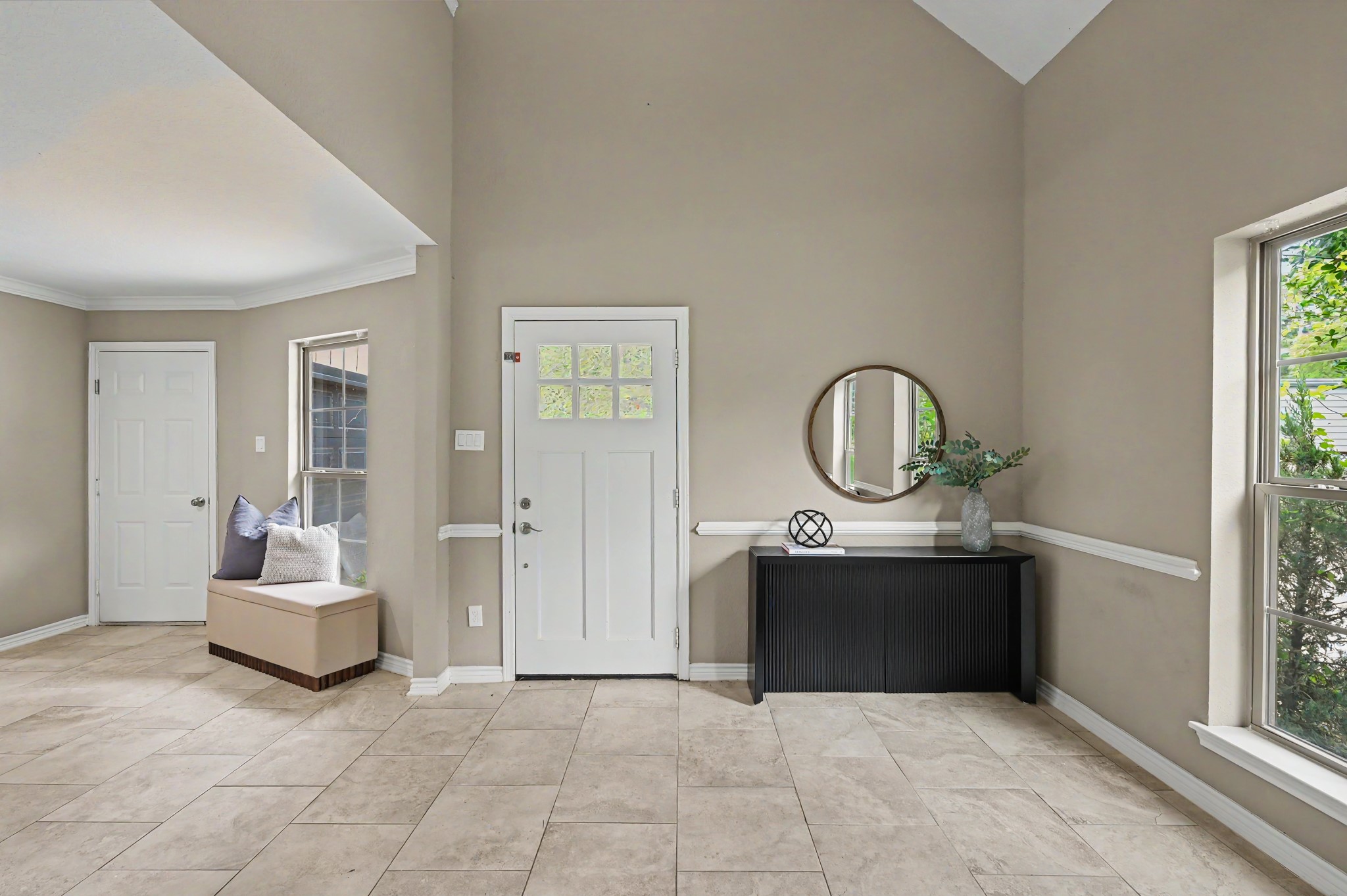 15211 Jamaica Drive Property Photo 9