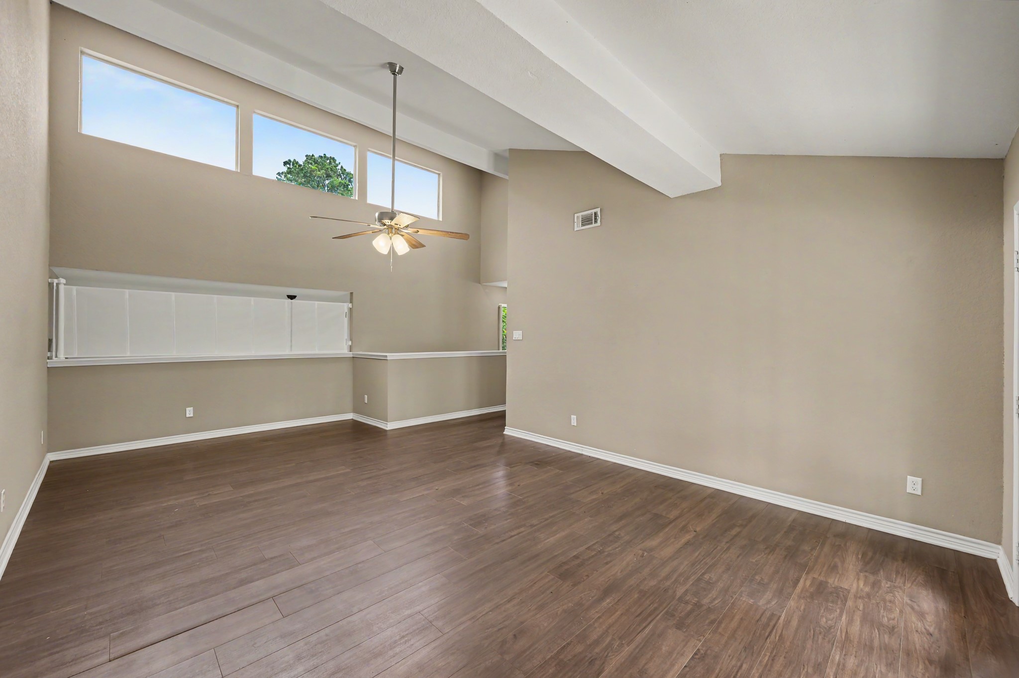 15211 Jamaica Drive Property Photo 24