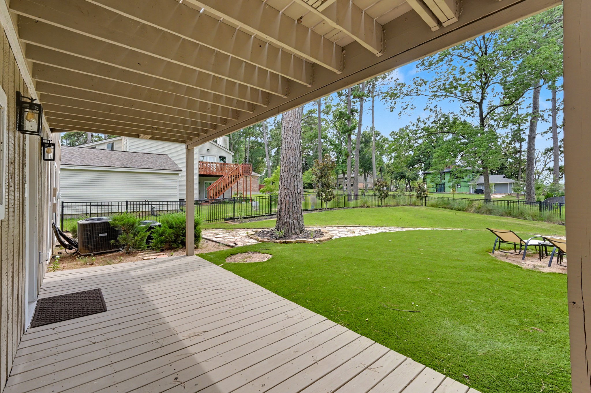 15211 Jamaica Drive Property Photo 40
