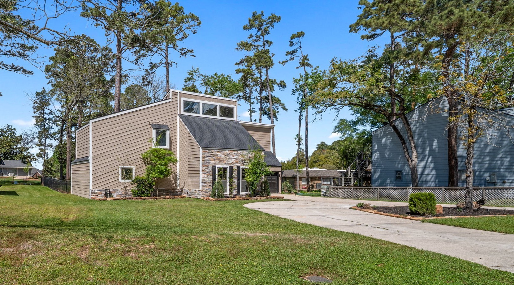 15211 Jamaica Drive Property Photo 43