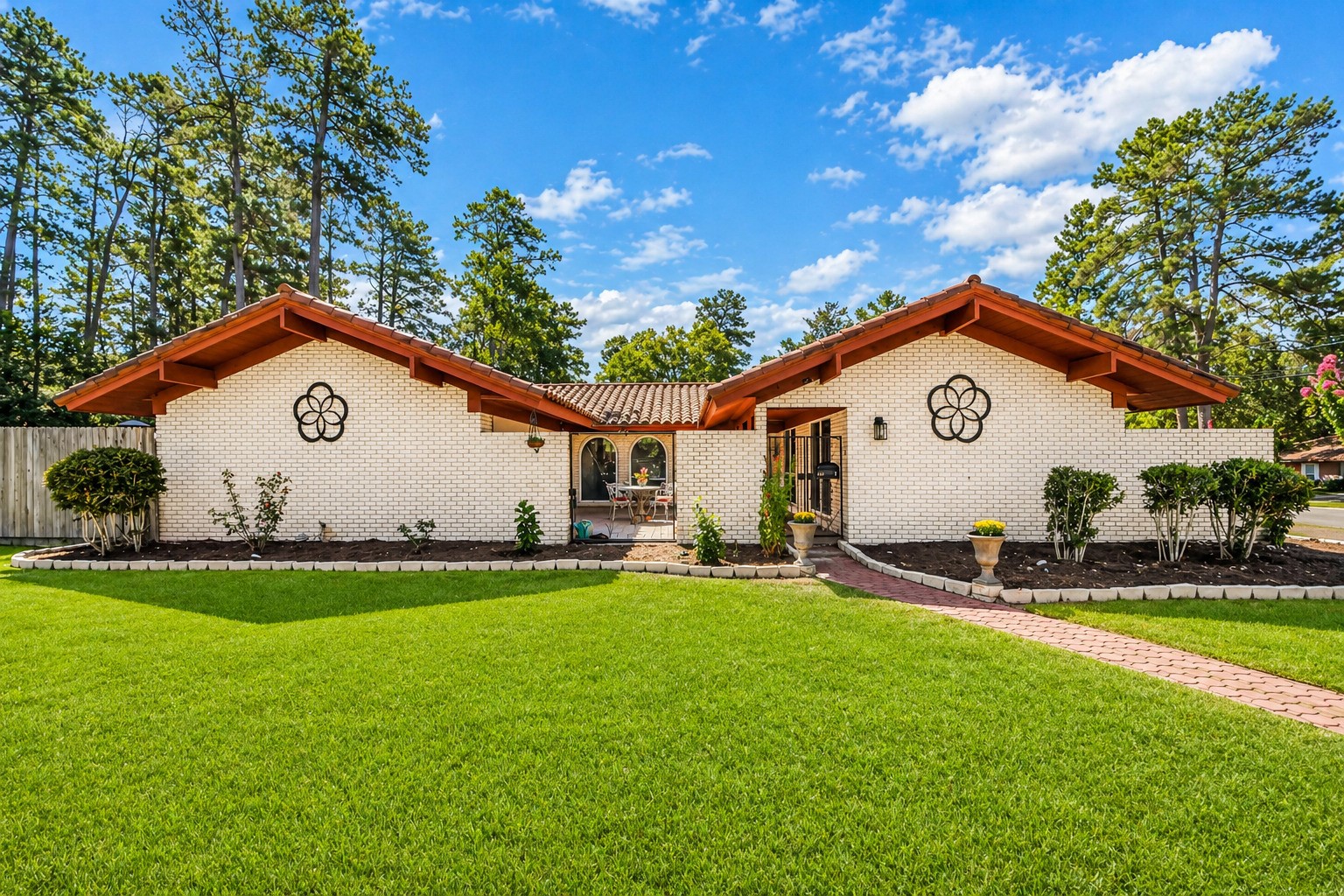 142 Wall Street Property Photo 1
