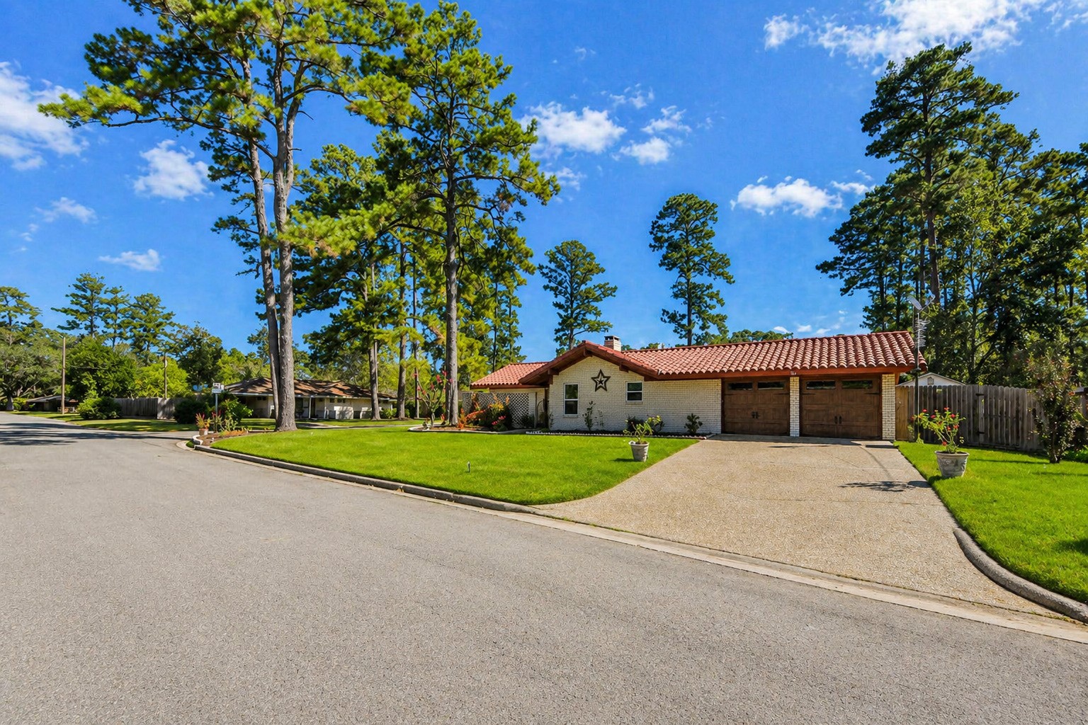 142 Wall Street Property Photo 3