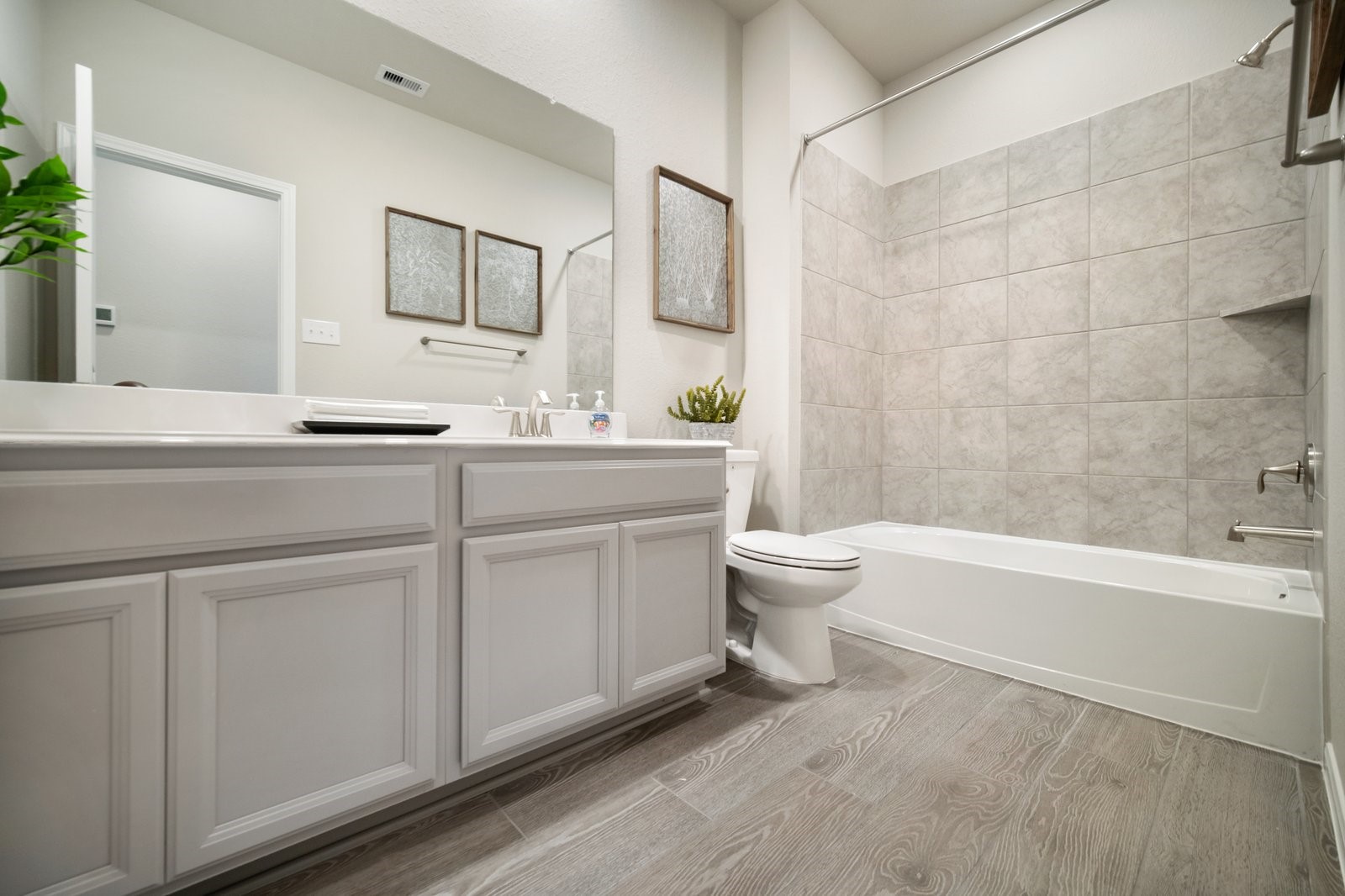 3208 White Sycamore Court Property Photo 8