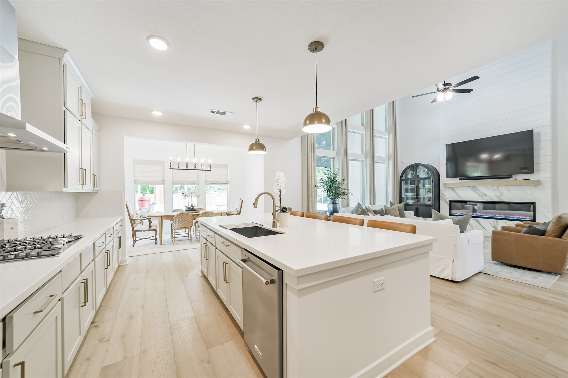145 Sweeping Valley Drive Property Photo 8
