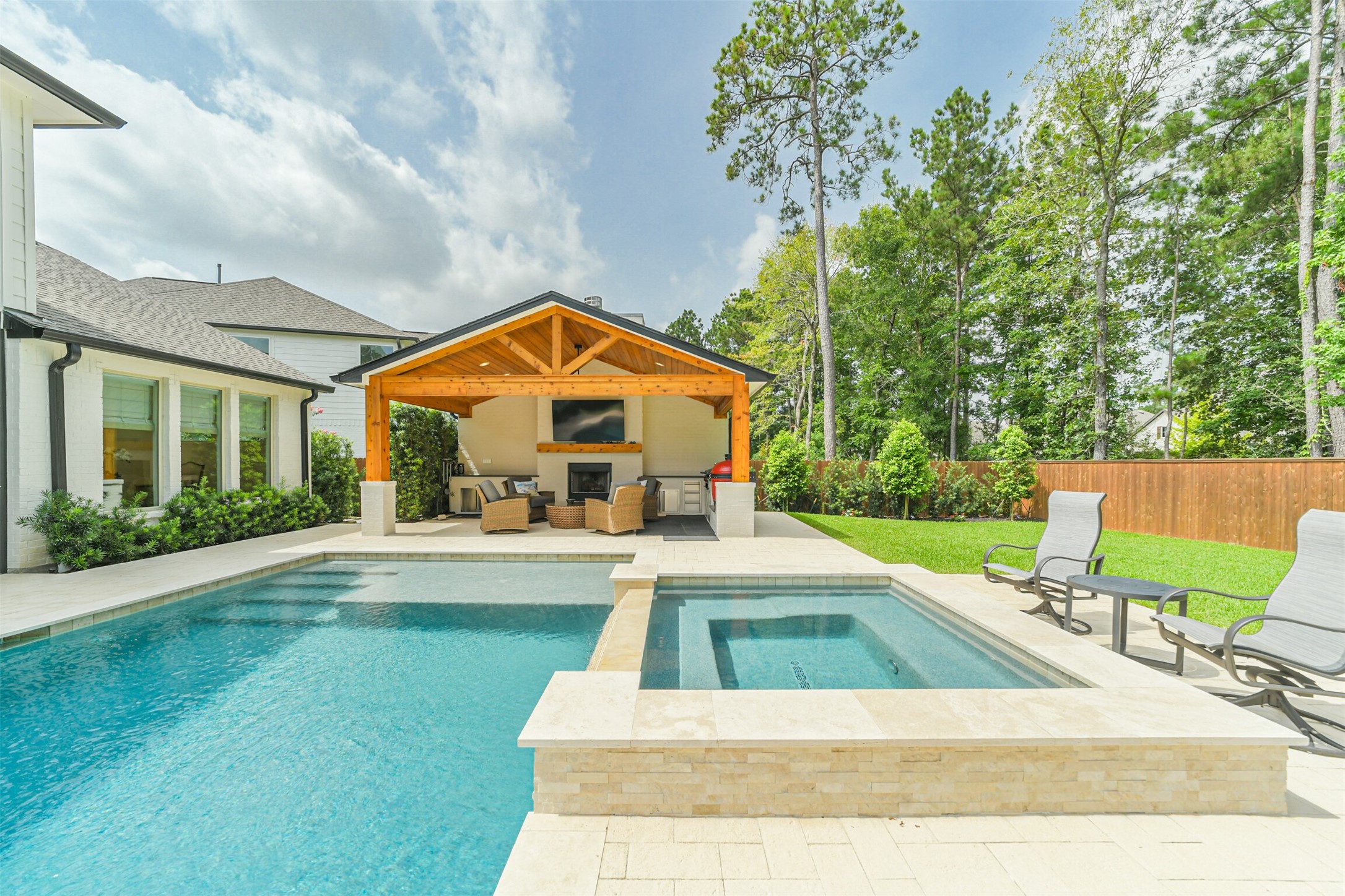 145 Sweeping Valley Drive Property Photo 33
