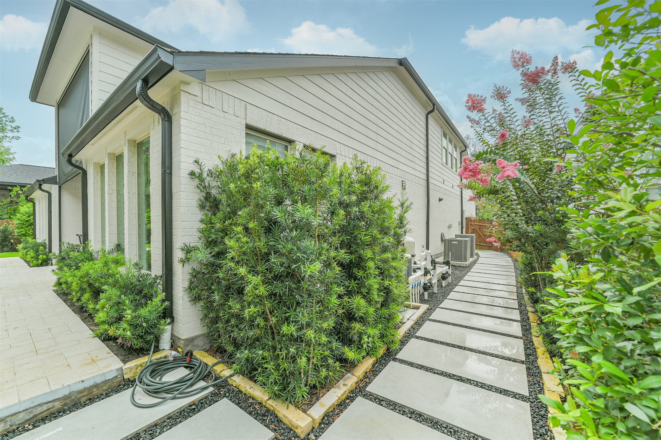 145 Sweeping Valley Drive Property Photo 39