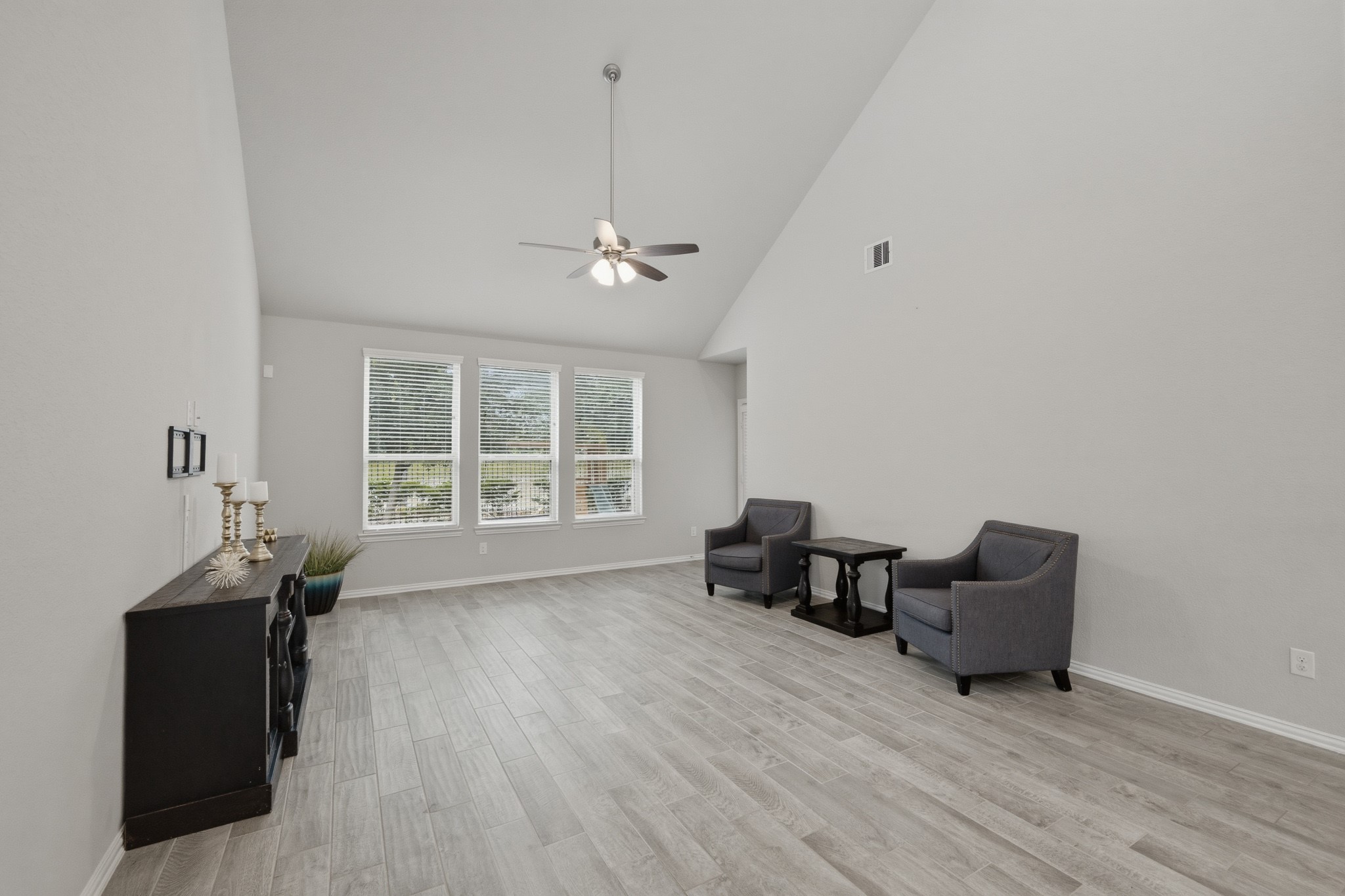 10602 Wagner Street Property Photo 6