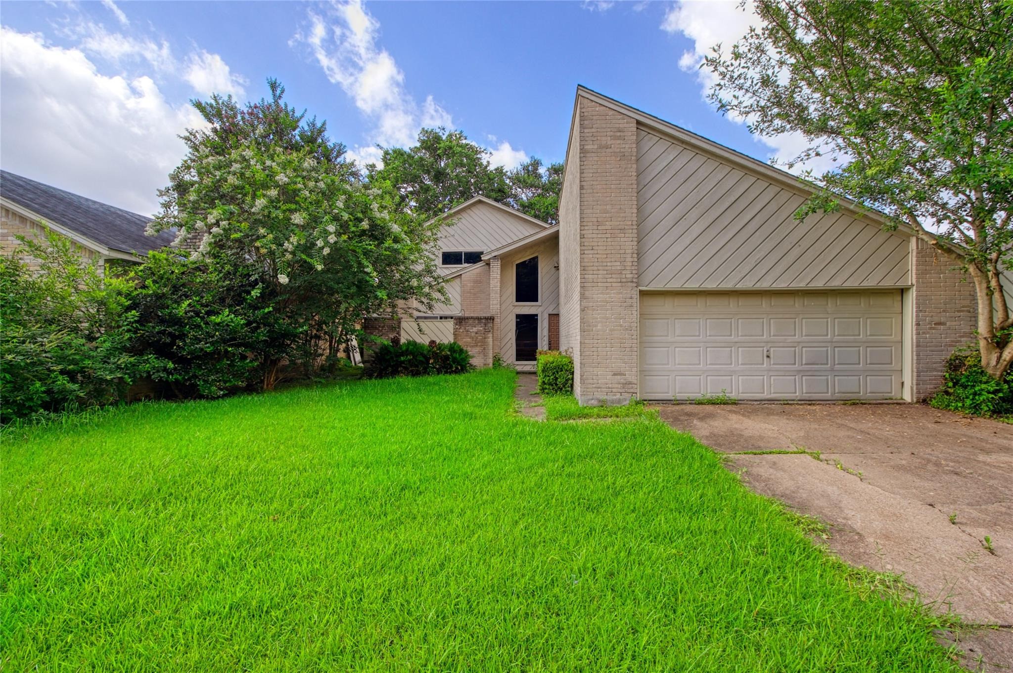 13119 Hollowcreek Park Drive Property Photo 1