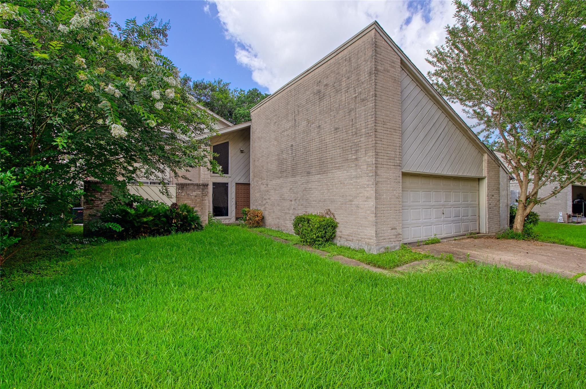 13119 Hollowcreek Park Drive Property Photo 2