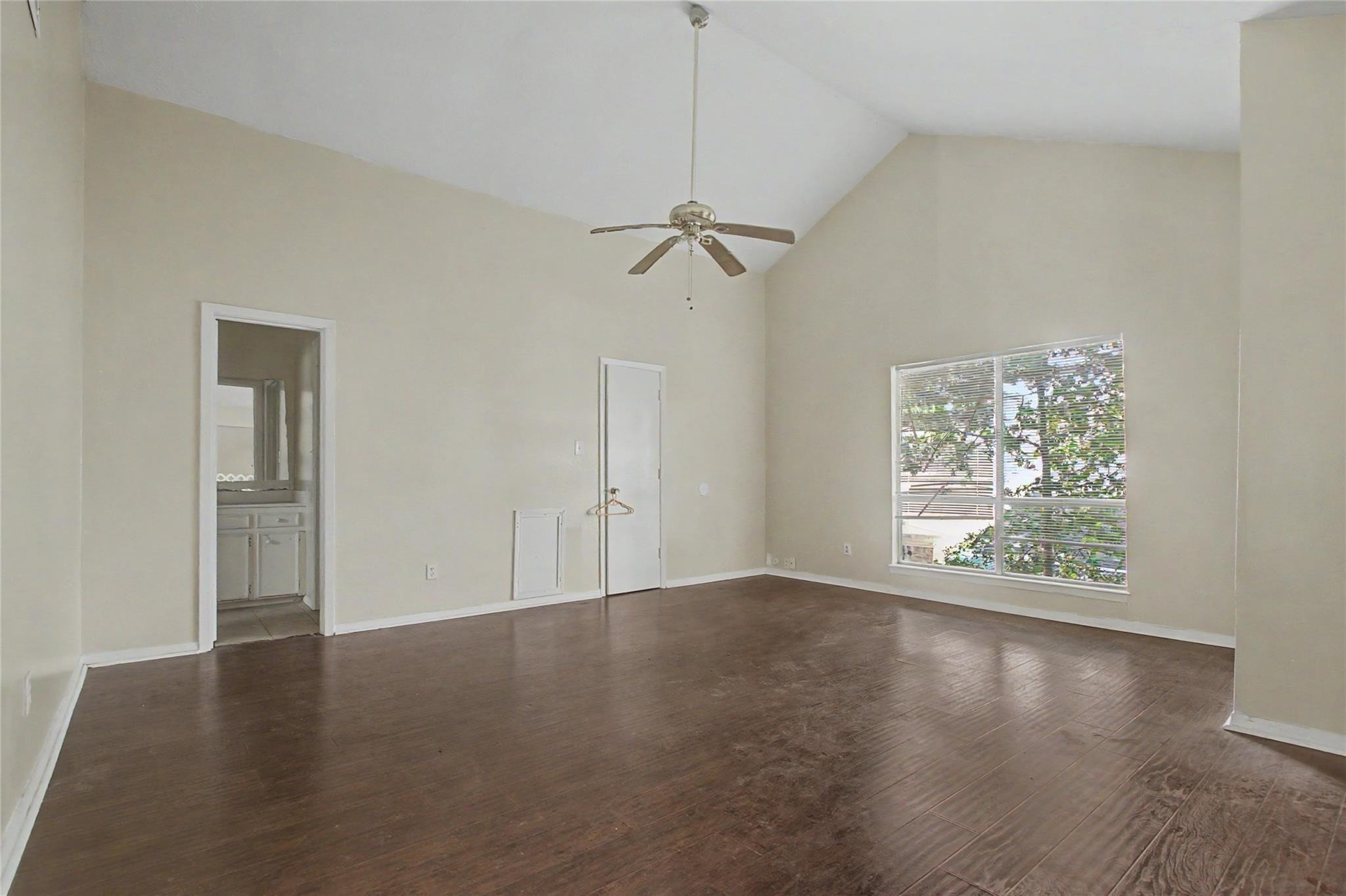 13119 Hollowcreek Park Drive Property Photo 12