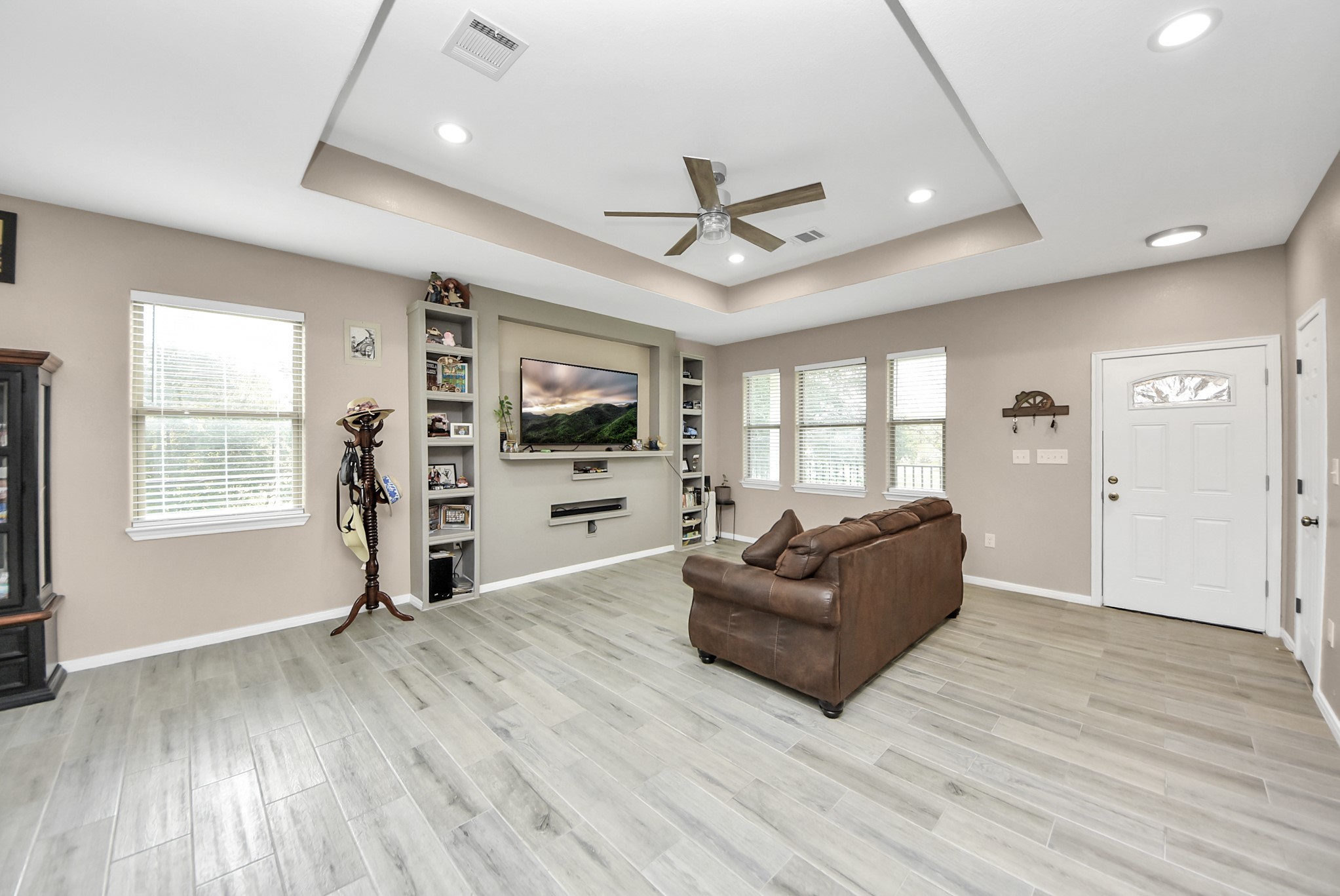 6543 Crestford Lane Property Photo 3
