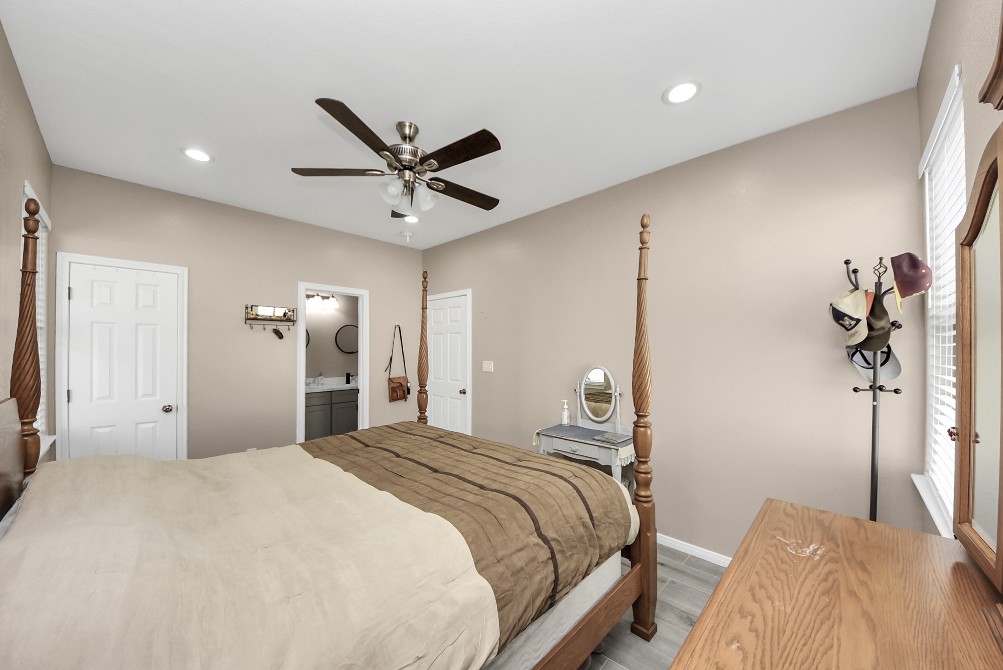 6543 Crestford Lane Property Photo 20