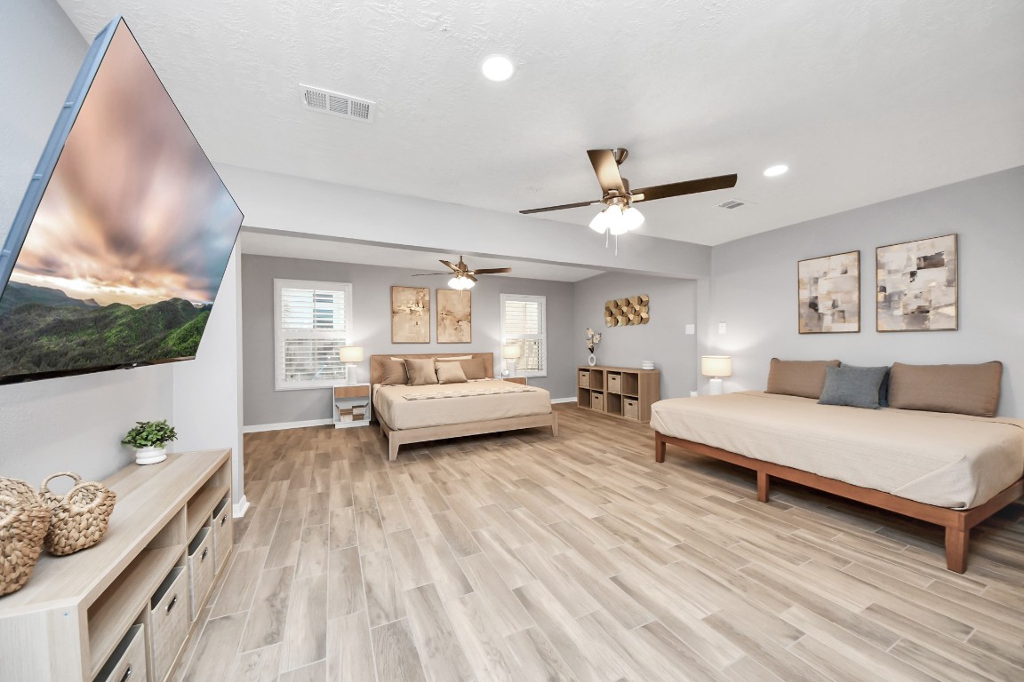 12711 Laurel Bank Way Property Photo 5