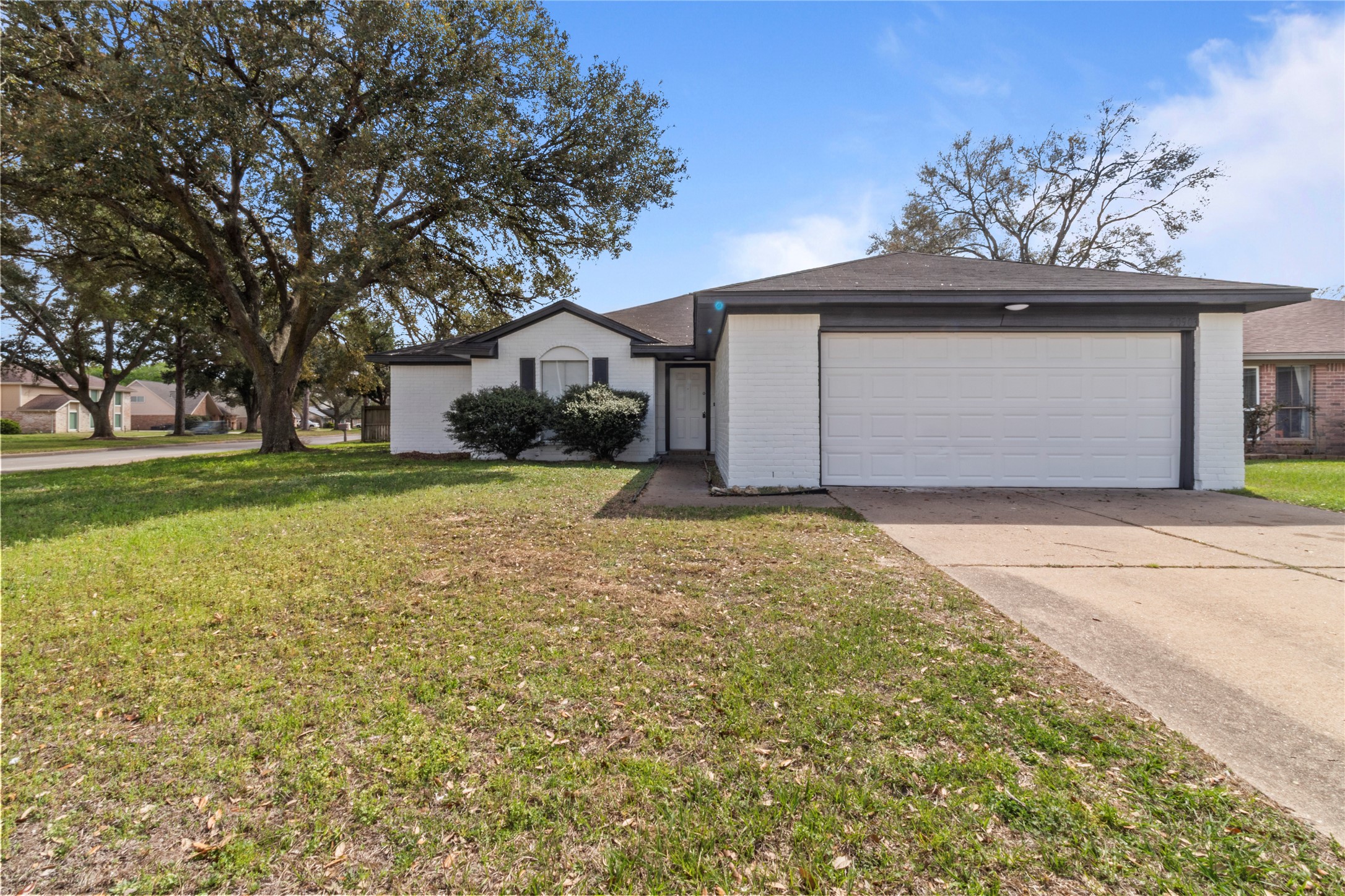 20903 Union Park Drive Property Photo 1
