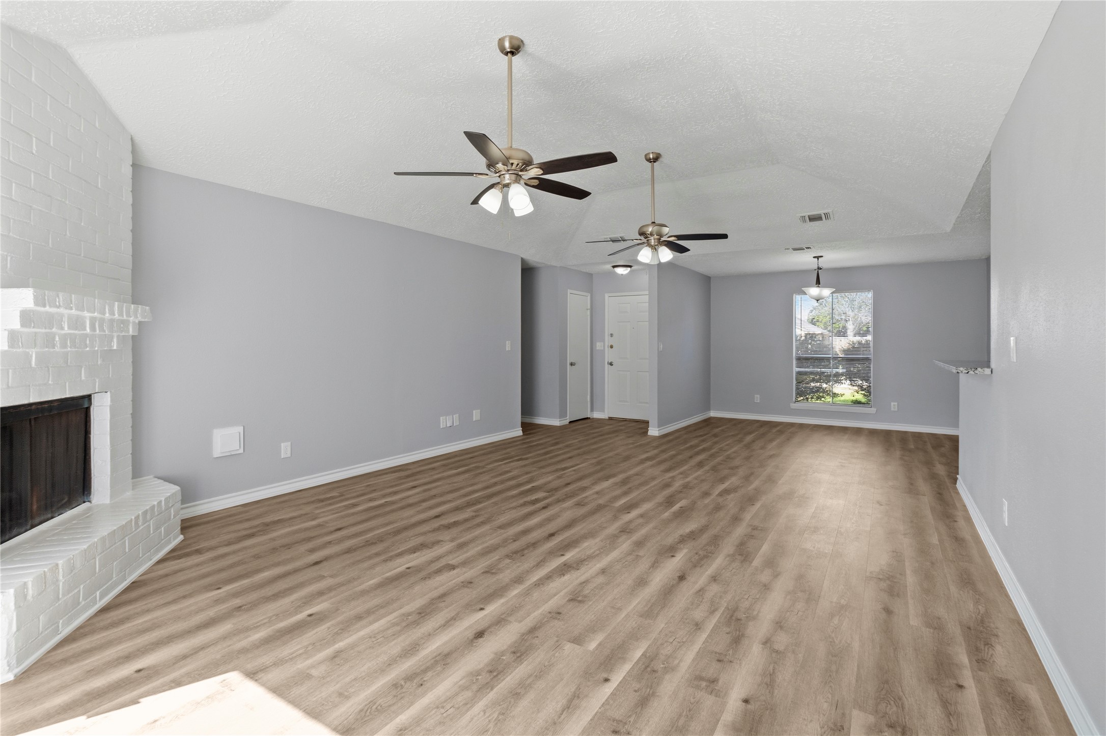20903 Union Park Drive Property Photo 5
