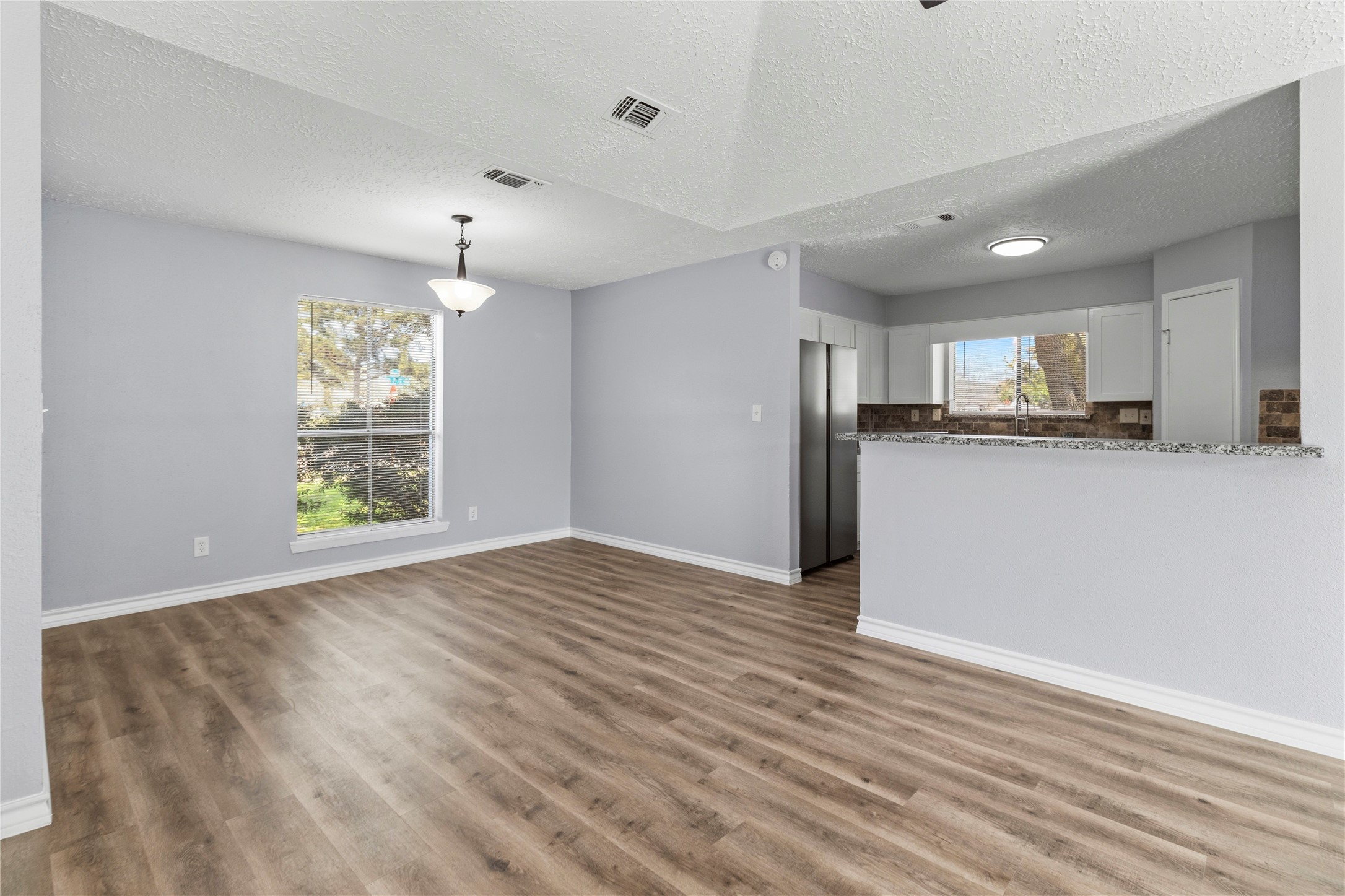 20903 Union Park Drive Property Photo 6