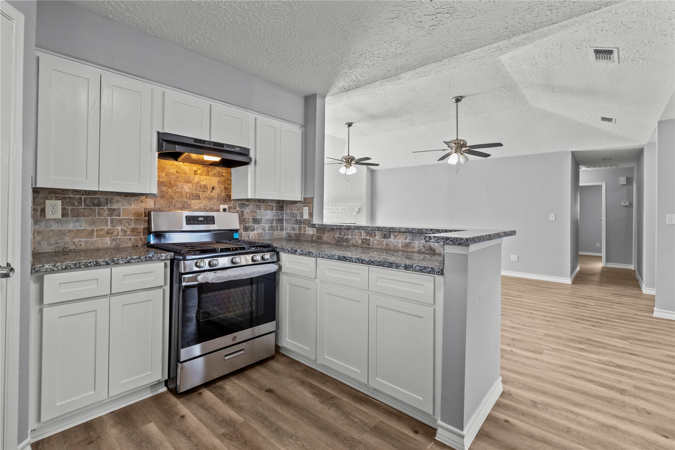 20903 Union Park Drive Property Photo 8