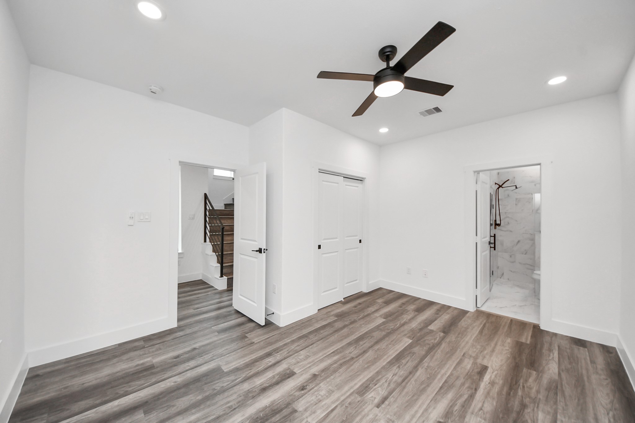 2709 Dennis Street Property Photo 9