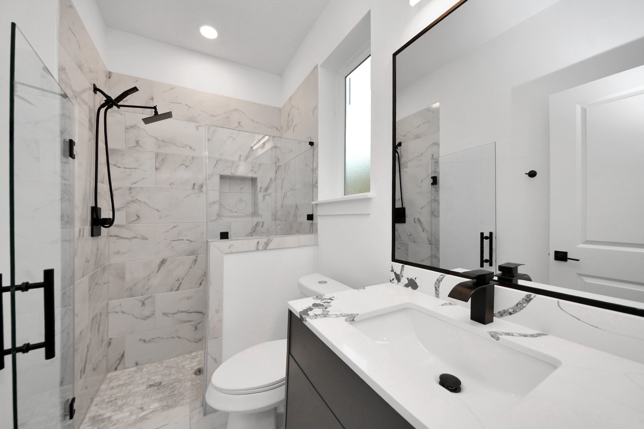 2709 Dennis Street Property Photo 10