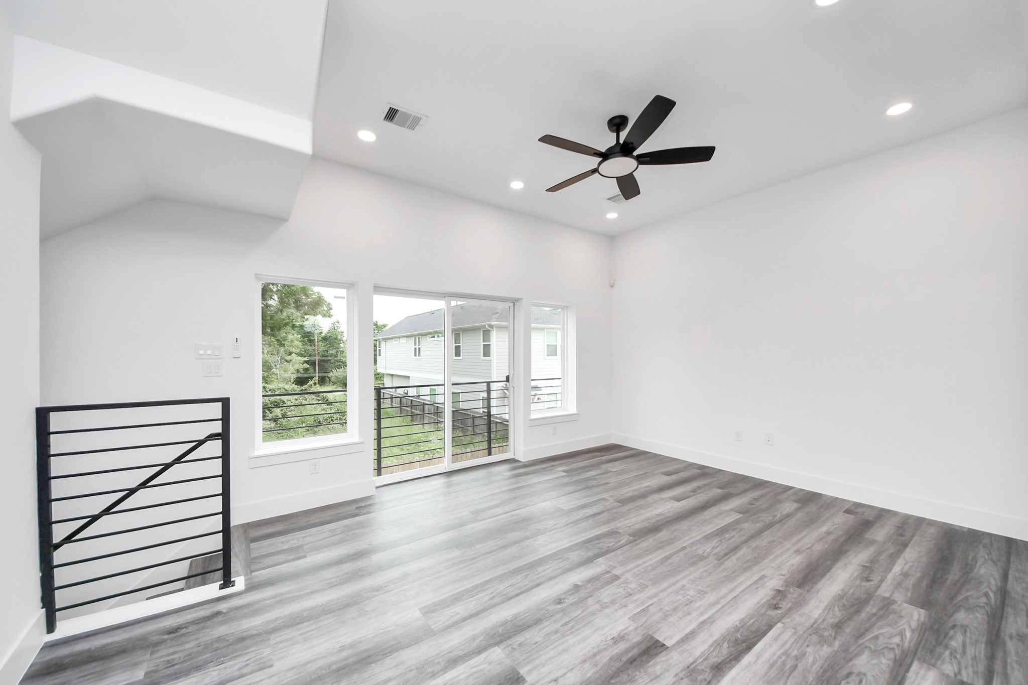 2709 Dennis Street Property Photo 12