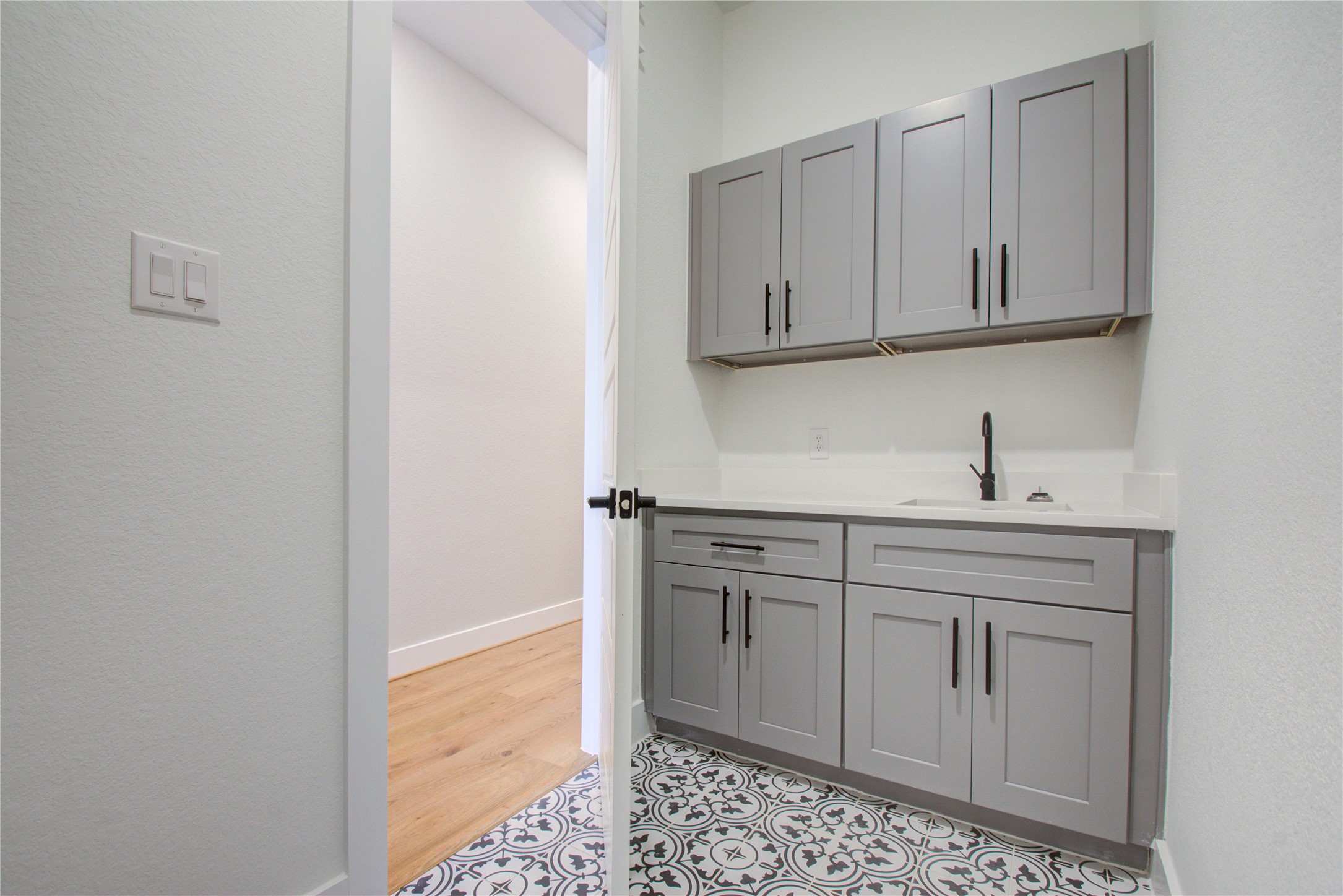 110 E 28th Street Property Photo 22