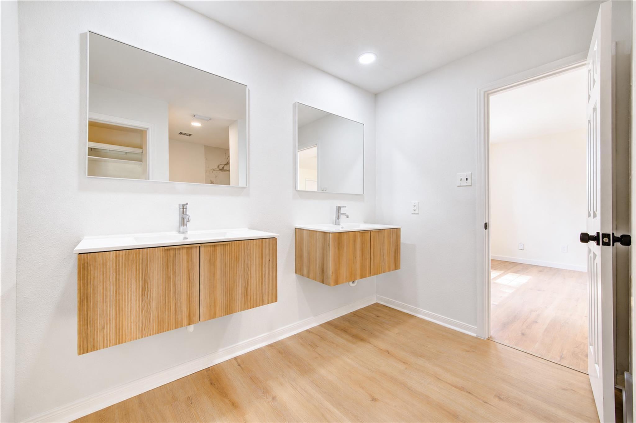 25027 Barmby Drive Property Photo 19