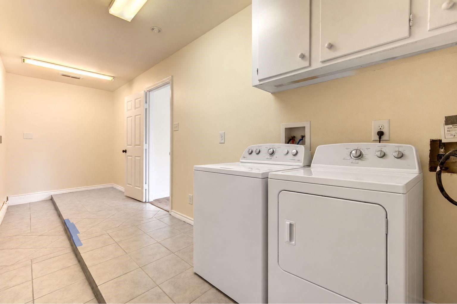 25027 Barmby Drive Property Photo 31