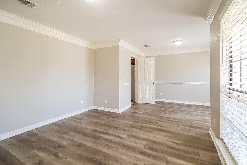 1235 Park Lane Property Photo 3