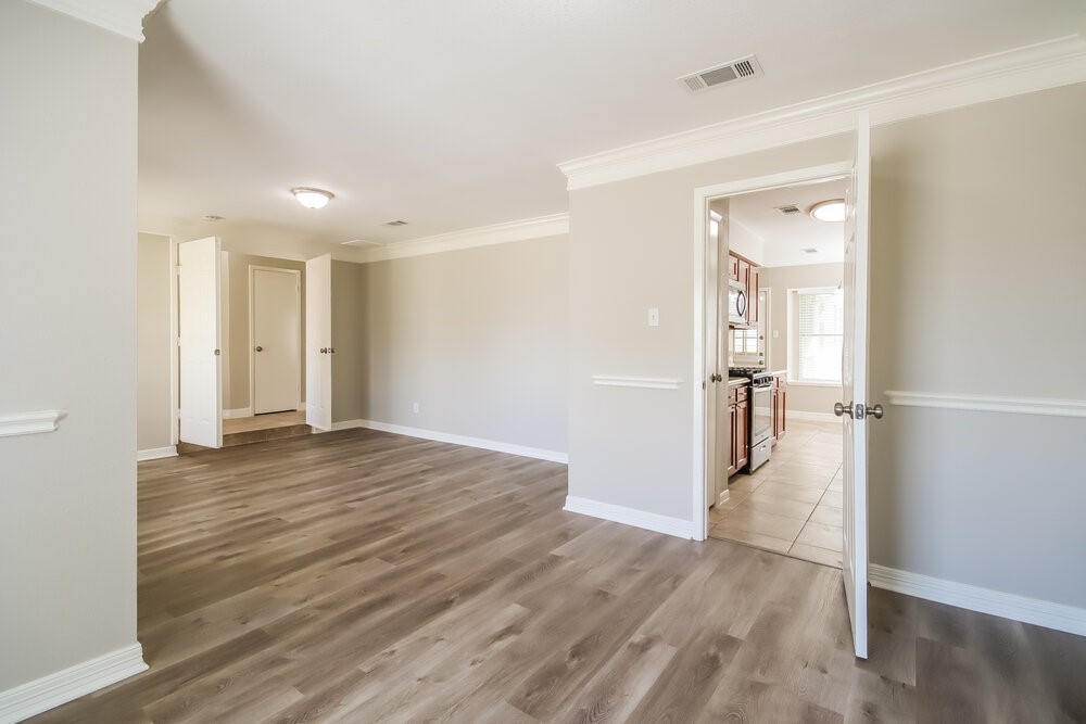 1235 Park Lane Property Photo 4