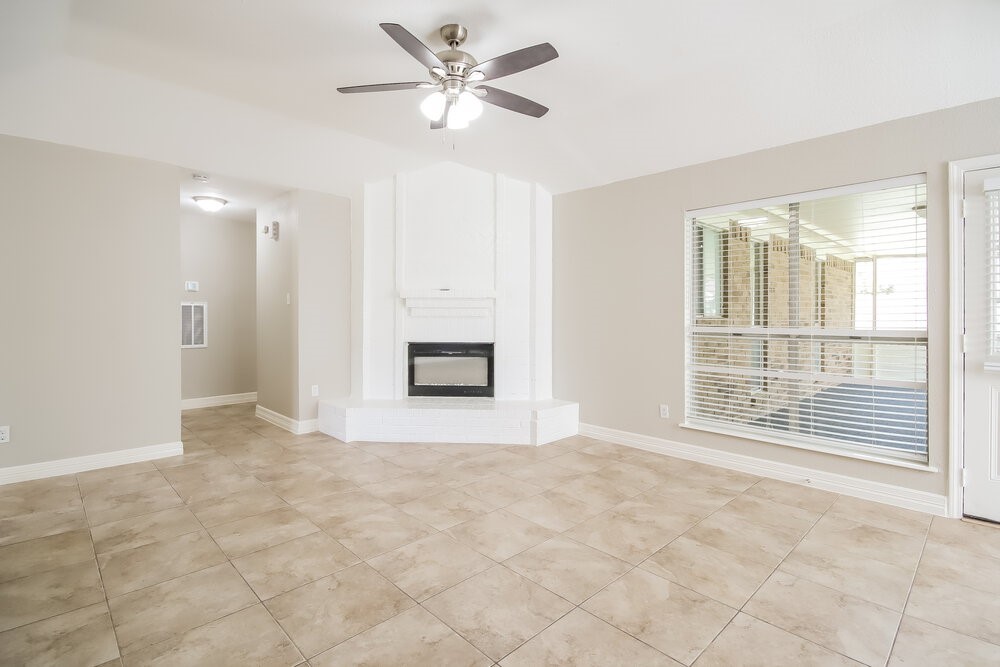 1235 Park Lane Property Photo 6