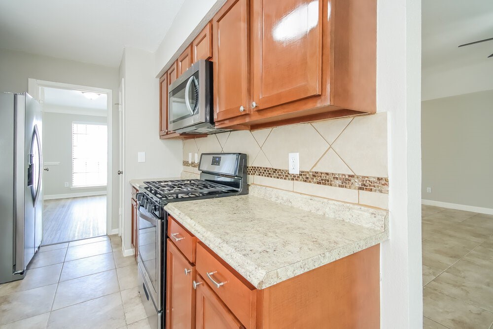 1235 Park Lane Property Photo 7