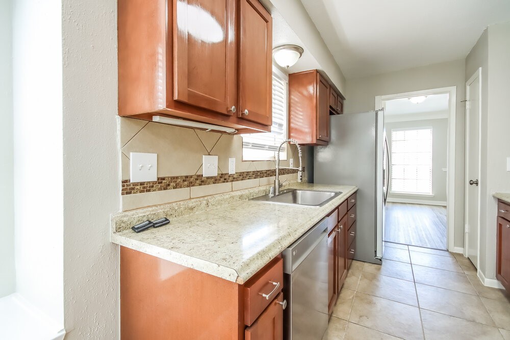 1235 Park Lane Property Photo 8