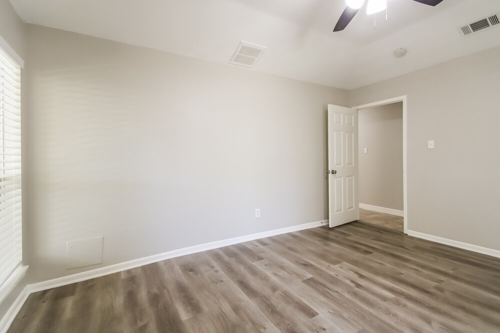 1235 Park Lane Property Photo 11