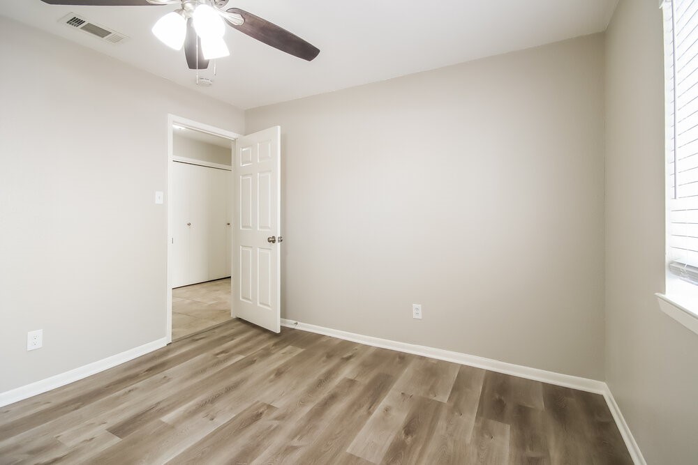 1235 Park Lane Property Photo 12