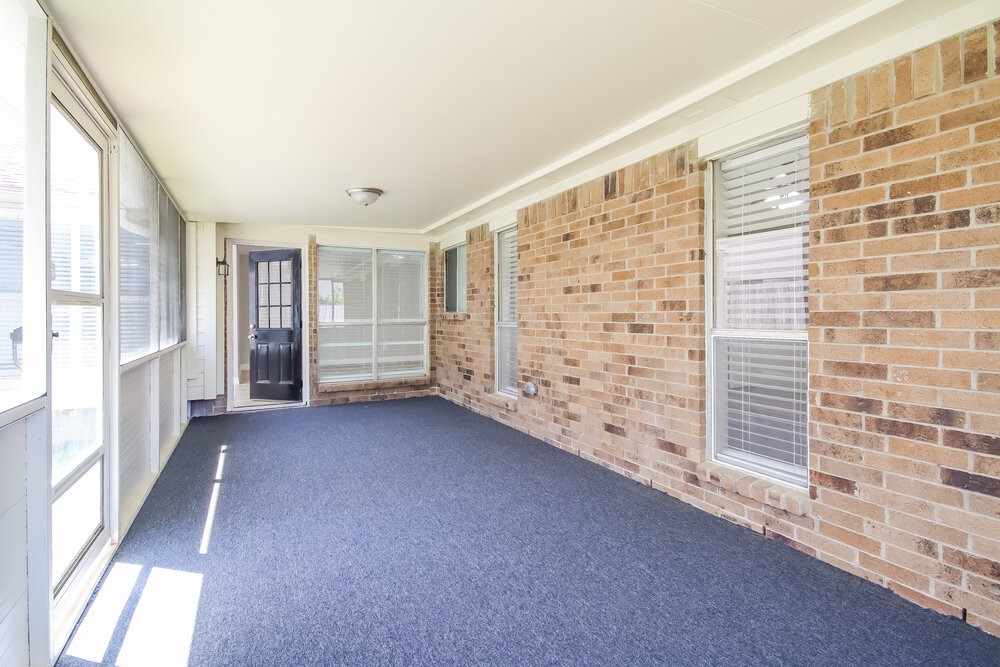 1235 Park Lane Property Photo 15
