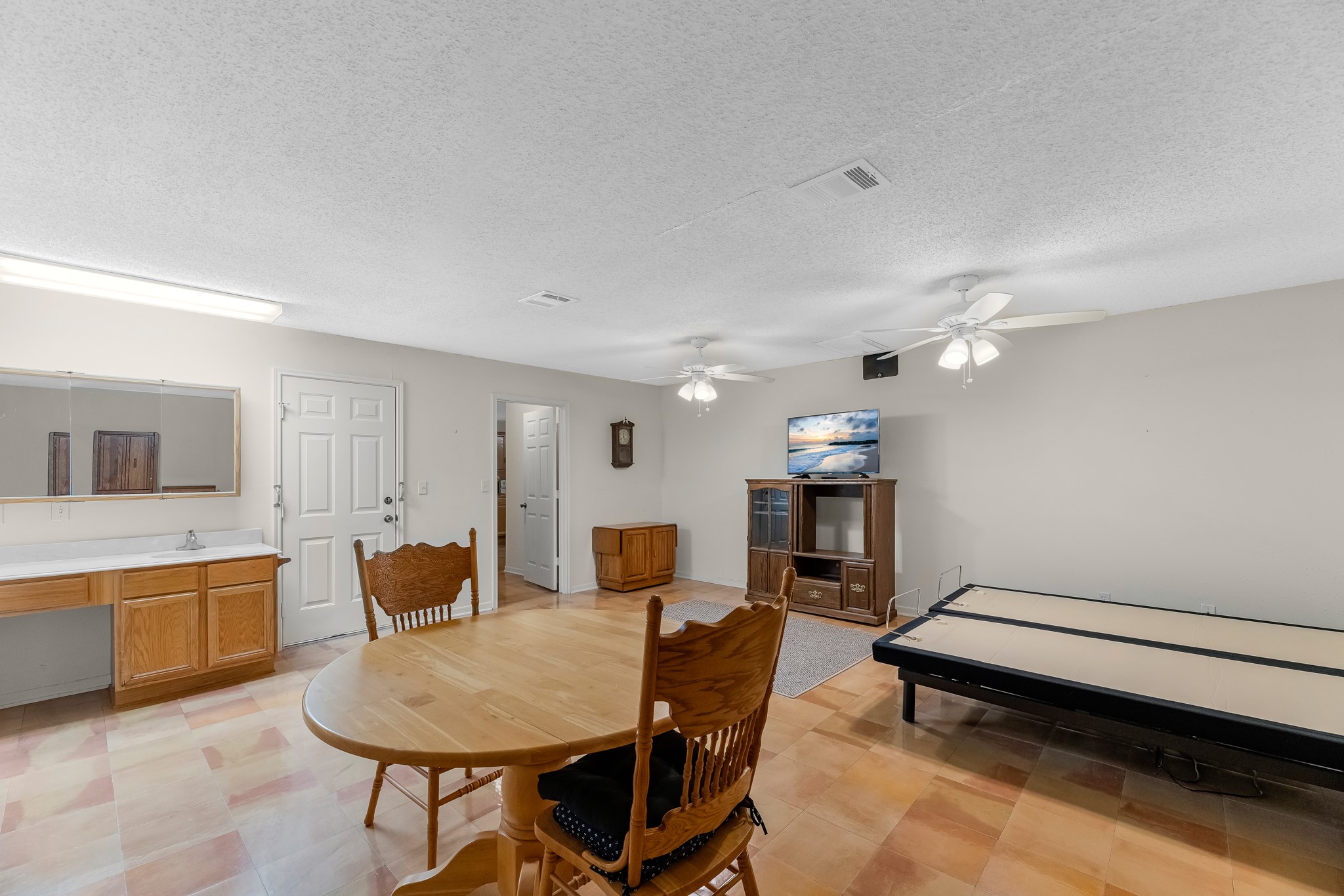 7315 Pine Street Property Photo 39