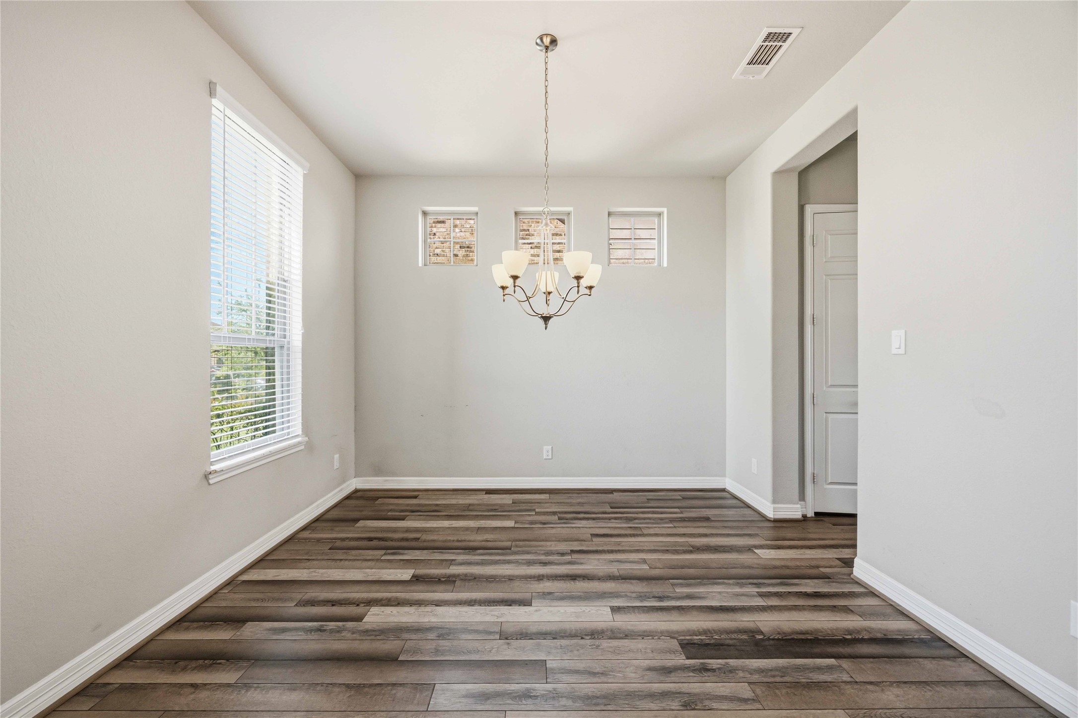 12721 Flora Manor Drive Property Photo 10