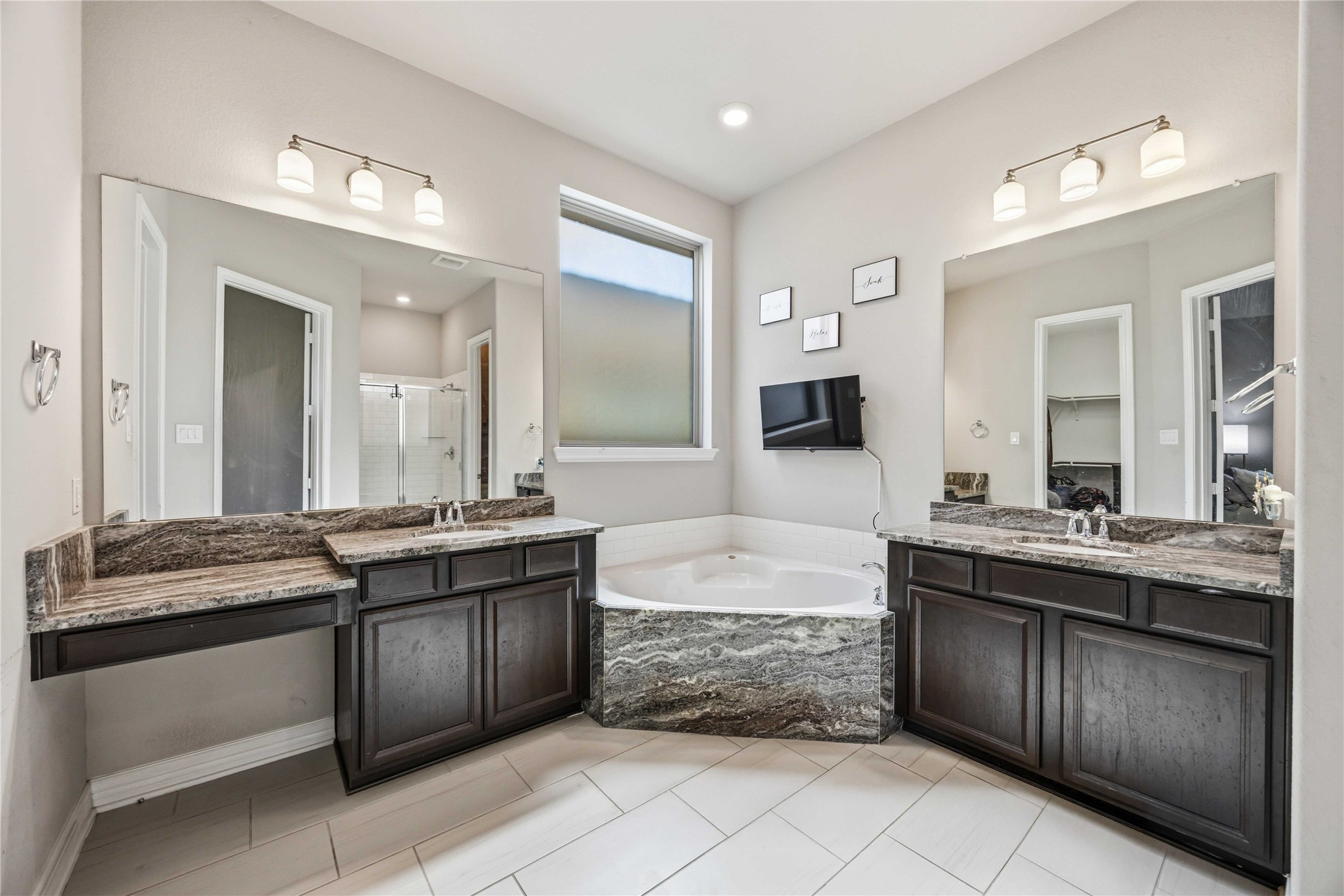 12721 Flora Manor Drive Property Photo 12