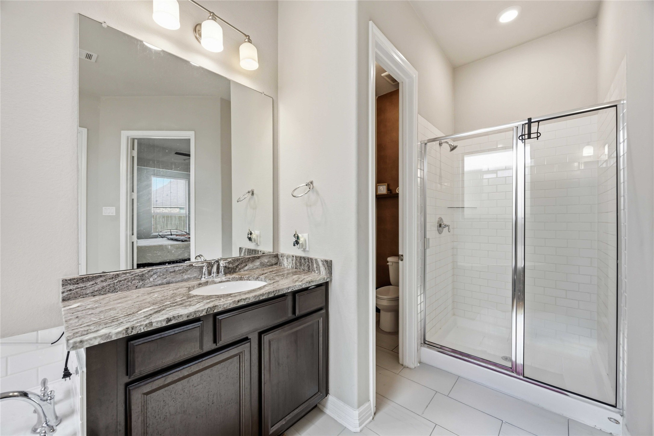 12721 Flora Manor Drive Property Photo 13