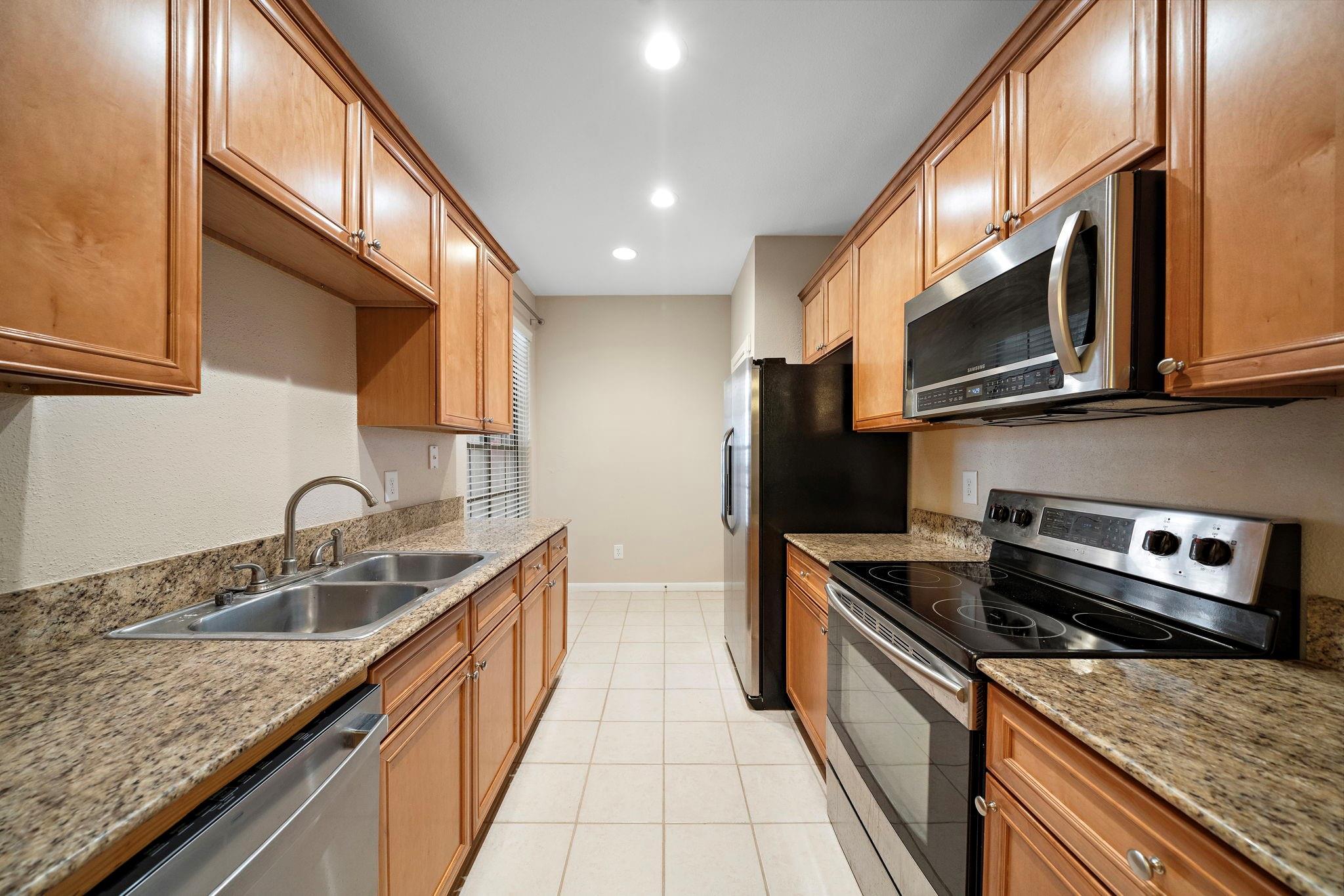 2255 Braeswood Park Drive 310 Property Photo 9
