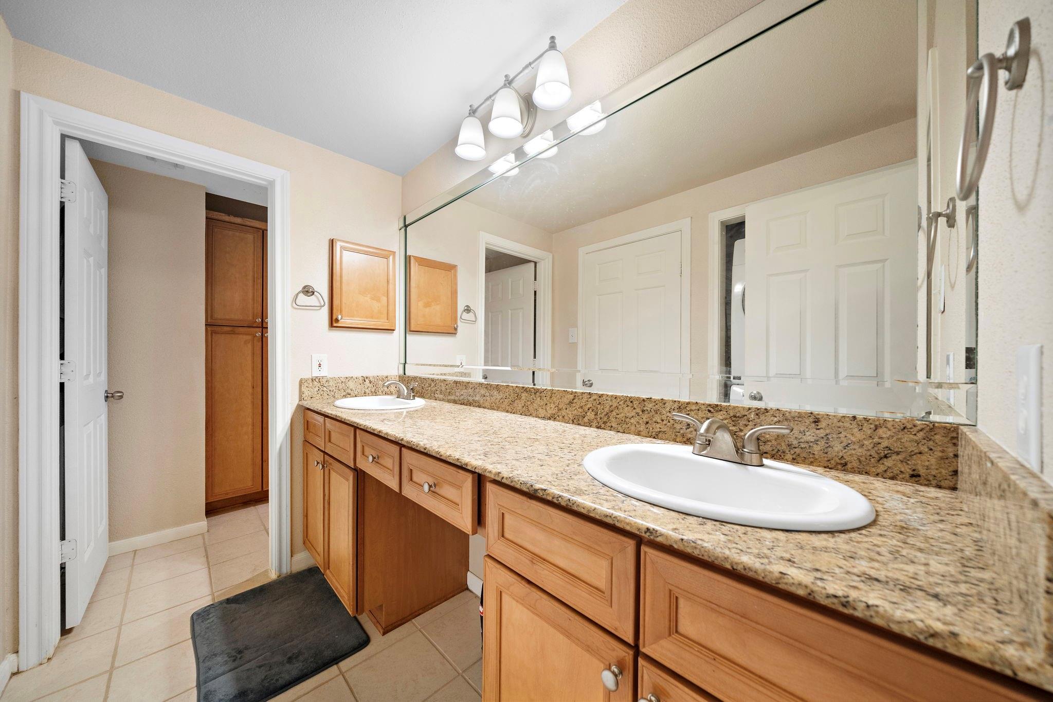2255 Braeswood Park Drive 310 Property Photo 14