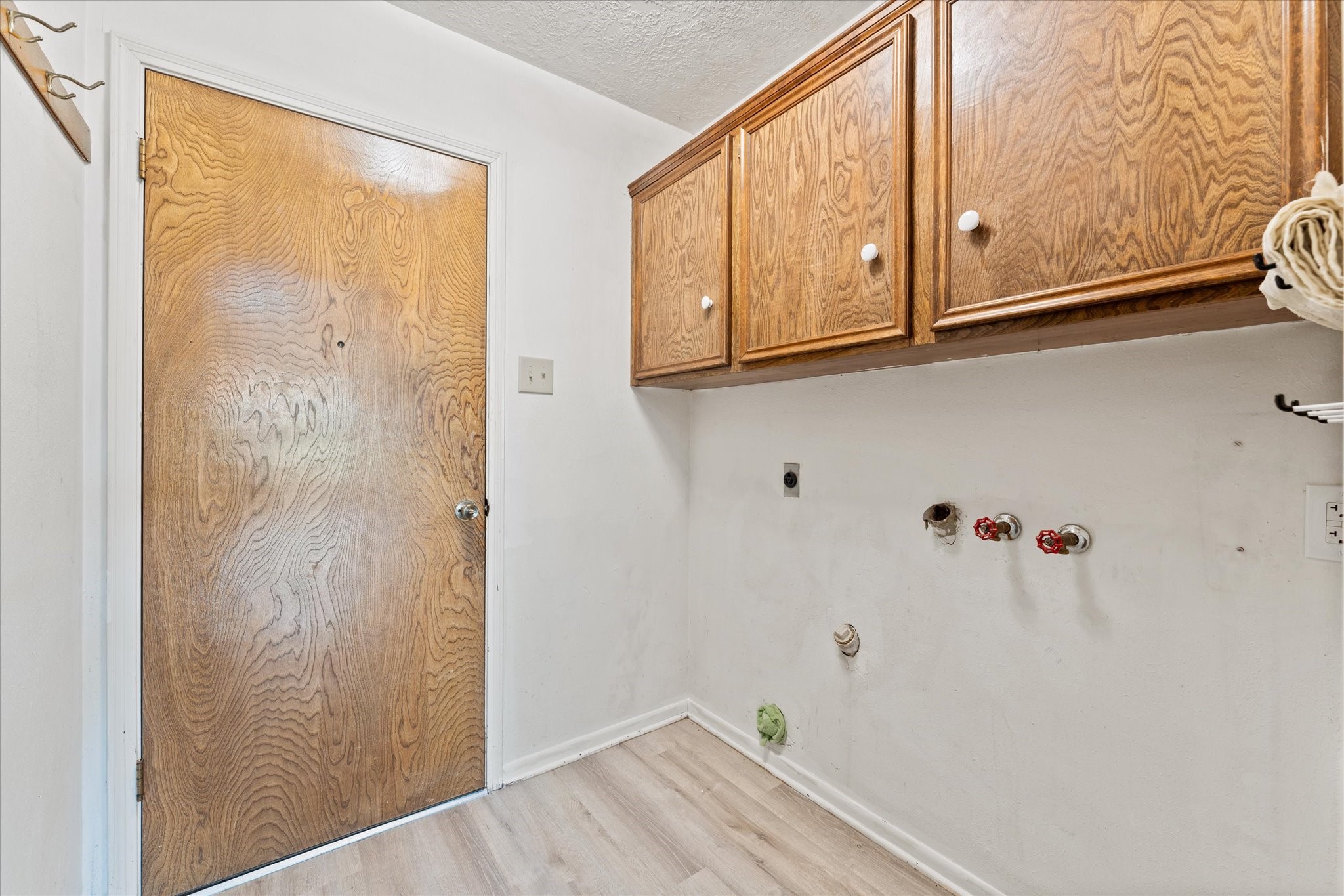 3607 Camelot Street Property Photo 19