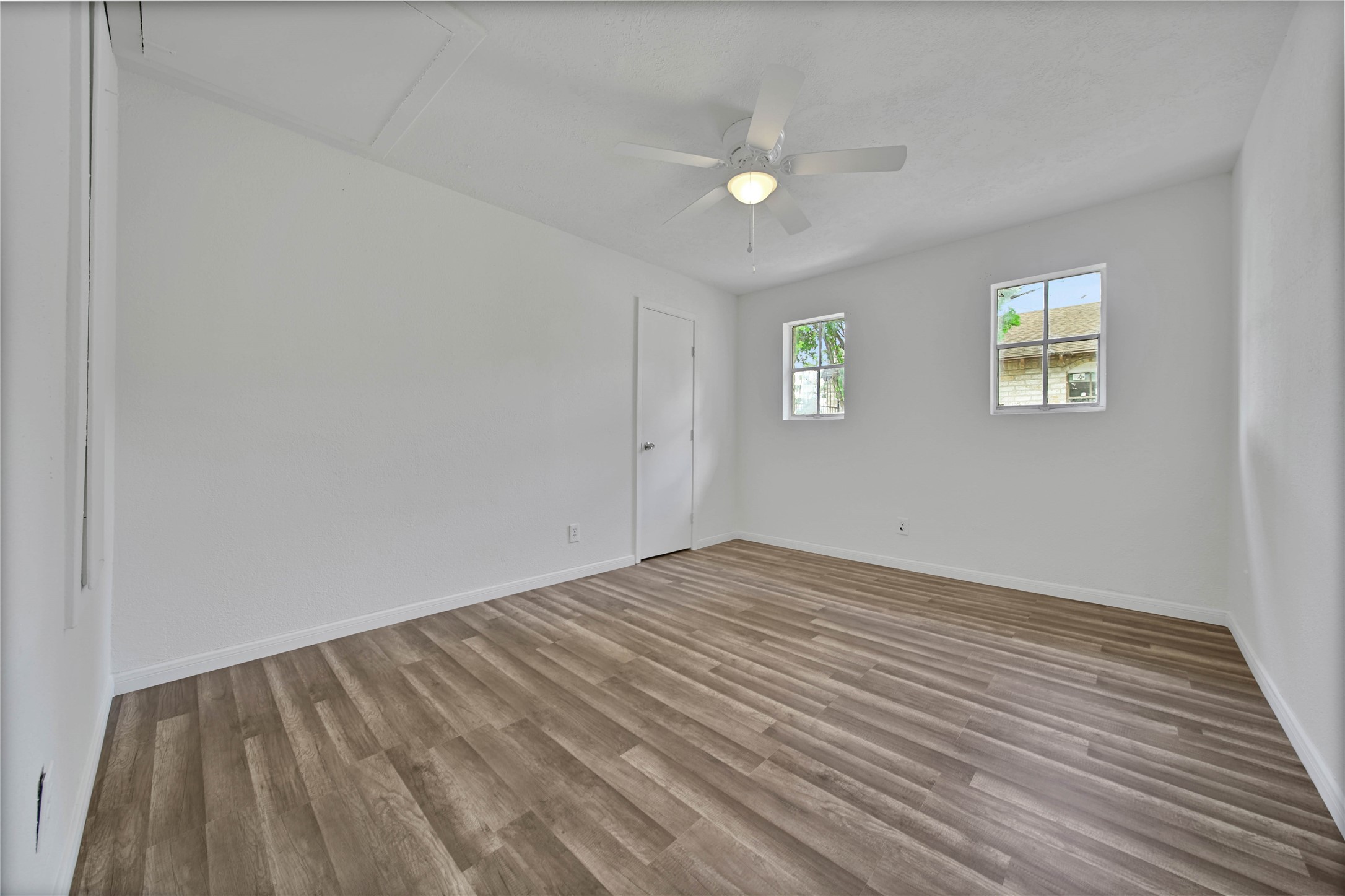 10006 Neuens Road 1 Property Photo 13