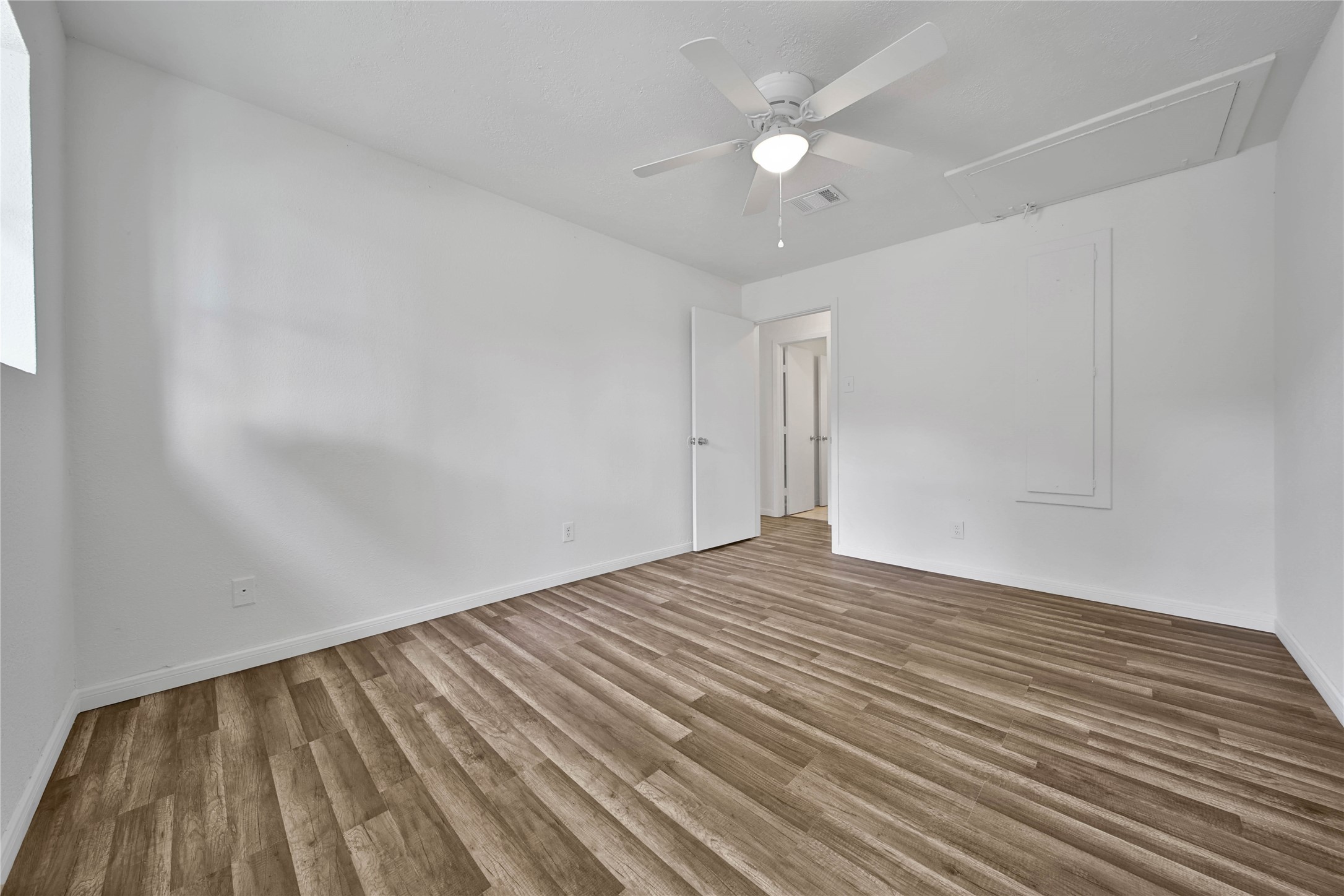 10006 Neuens Road 1 Property Photo 14