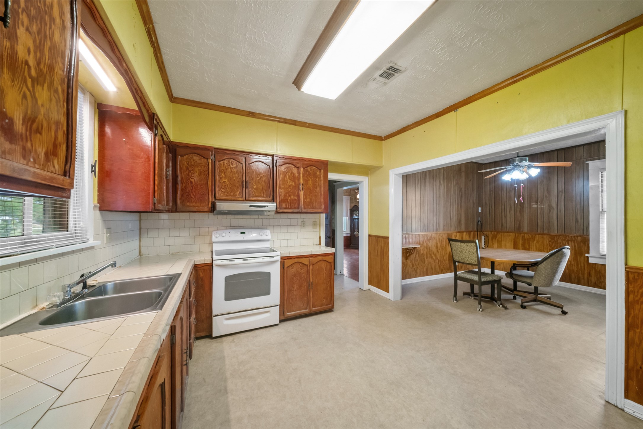 422 Caney Street Property Photo 22