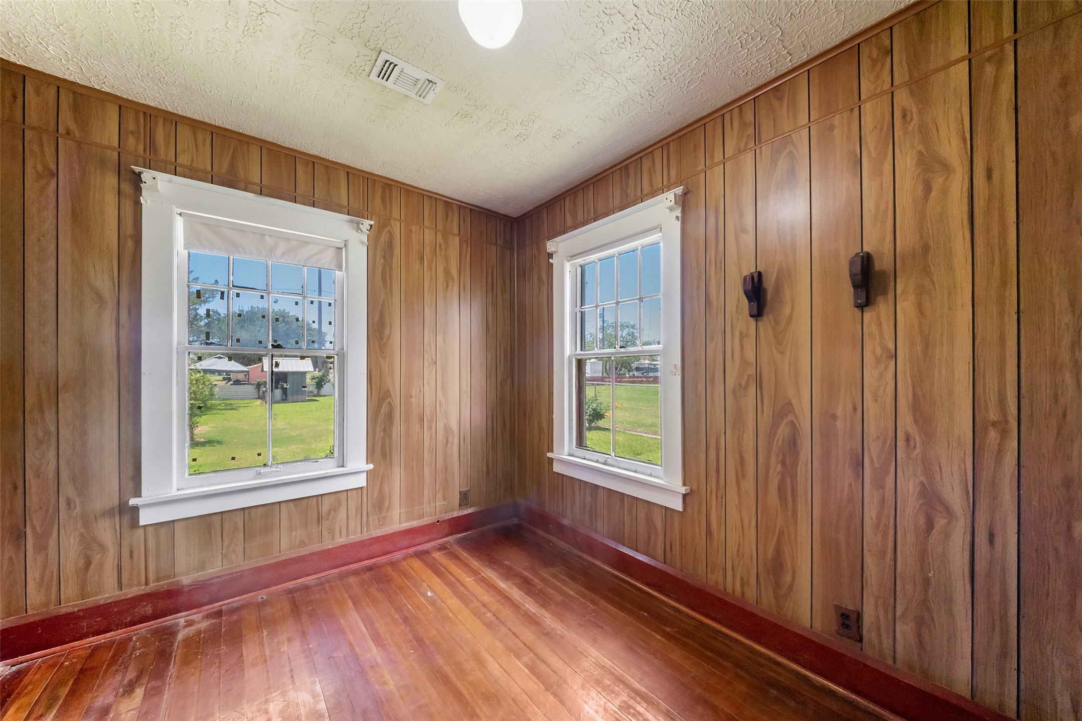 422 Caney Street Property Photo 25