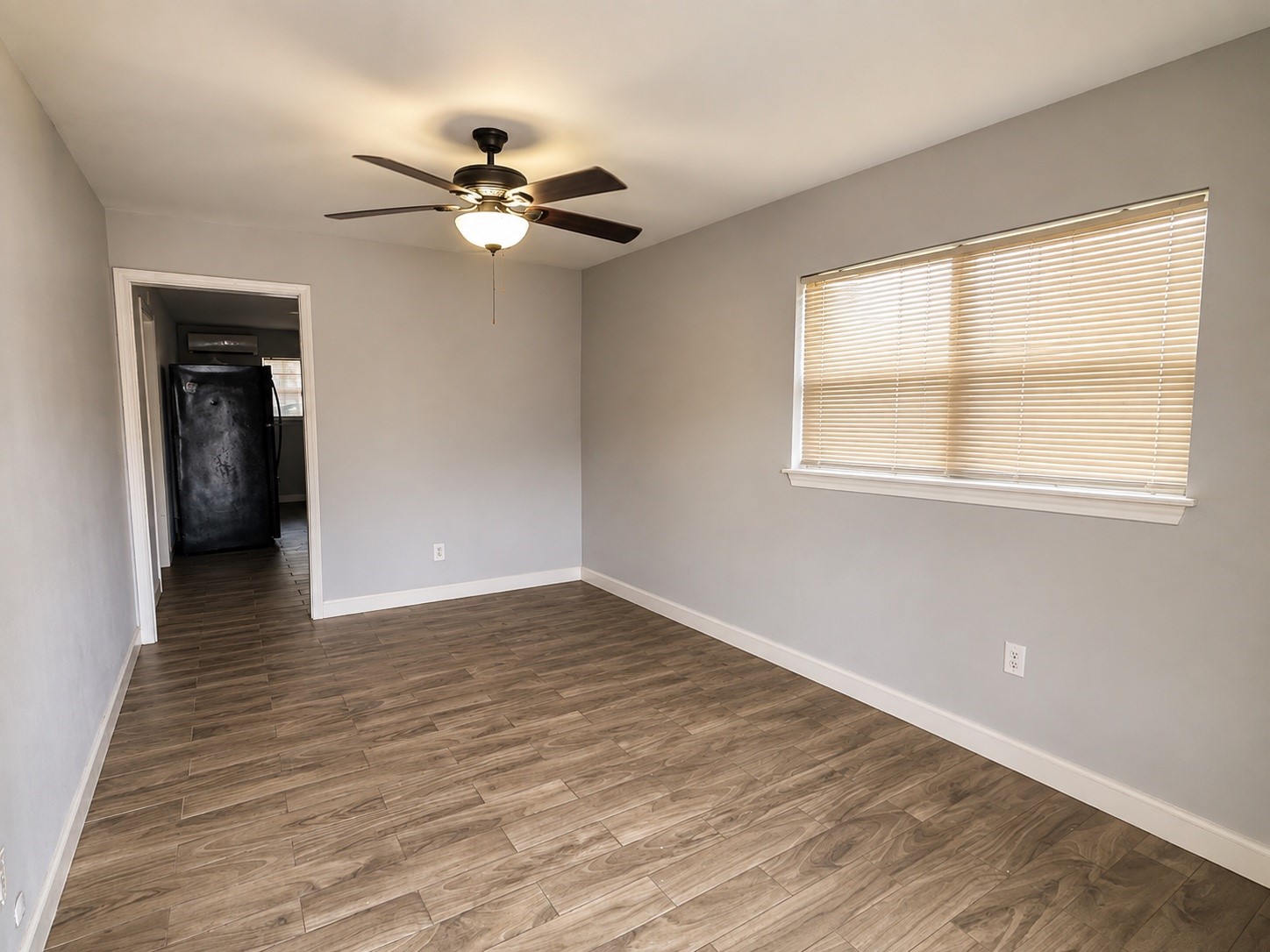 2303 1/2 Hadley Alley Property Photo 2